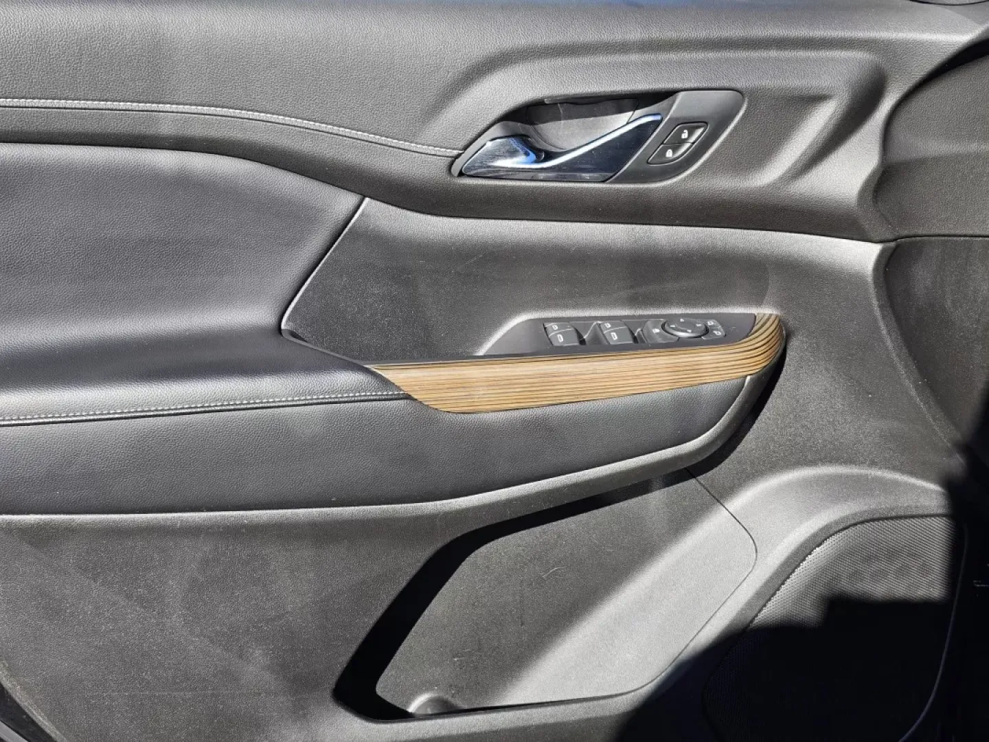 2019 /Jet Black GMC Acadia SLE (1GKKNKLA3KZ) with an Other engine, located at 5115 14th Ave., Columbus, GA, 31904, (706) 323-0345, 32.511494, -84.971046 - Discover the freedom of family adventures with the 2019 GMC Acadia SLE, a versatile SUV designed for those who value comfort, safety, and style. Whether you're navigating the hustle of daily commutes or gearing up for weekend road trips, this spacious vehicle offers the perfect blend of functionalit - Photo#10