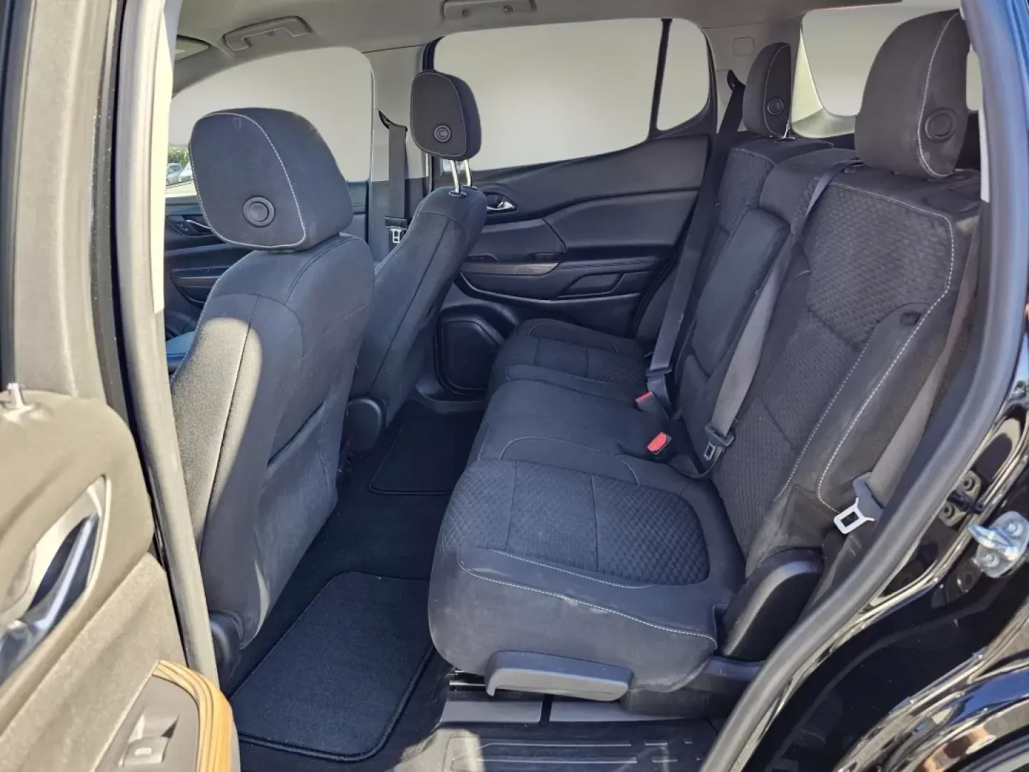 2019 /Jet Black GMC Acadia SLE (1GKKNKLA3KZ) with an Other engine, located at 5115 14th Ave., Columbus, GA, 31904, (706) 323-0345, 32.511494, -84.971046 - Discover the freedom of family adventures with the 2019 GMC Acadia SLE, a versatile SUV designed for those who value comfort, safety, and style. Whether you're navigating the hustle of daily commutes or gearing up for weekend road trips, this spacious vehicle offers the perfect blend of functionalit - Photo#14