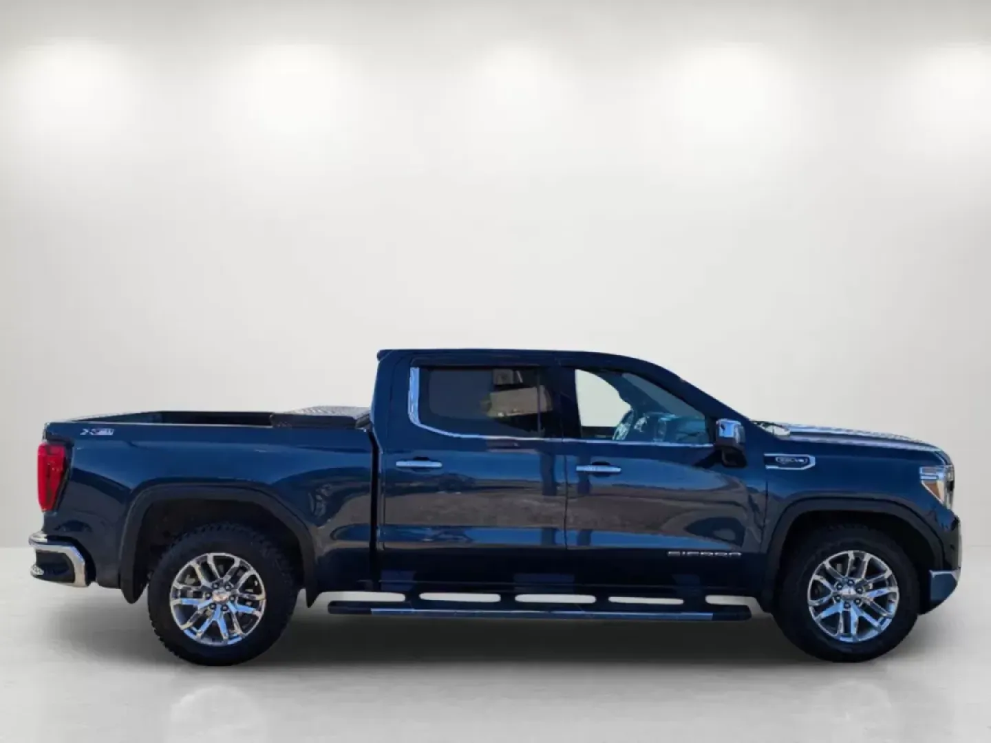 2019 /Dark Walnut/Slate GMC Sierra 1500 SLT (3GTU9DED6KG) with an Gas V8 5.3L engine, 8-Speed Automatic transmission, located at 804 22nd Ave, Phenix City, AL, 36870, (334) 297-1860, 32.484749, -85.024475 - **Explore Your Next Adventure with the 2019 GMC Sierra 1500 SLT Ideal for both Work and Play!**<br /> <br /> Are you ready to elevate your driving experience? The 2019 GMC Sierra 1500 SLT is designed to accommodate your lifestyle, whether it's tackling daily commutes, embarking on weekend getaways, - Photo#3