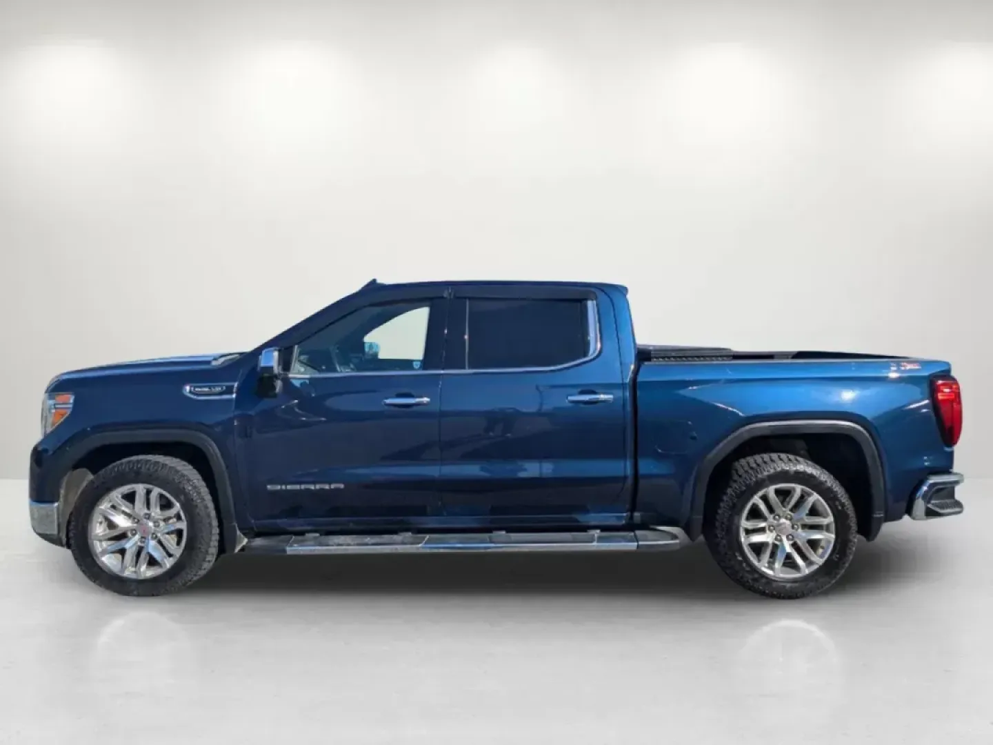 2019 /Dark Walnut/Slate GMC Sierra 1500 SLT (3GTU9DED6KG) with an Gas V8 5.3L engine, 8-Speed Automatic transmission, located at 804 22nd Ave, Phenix City, AL, 36870, (334) 297-1860, 32.484749, -85.024475 - **Explore Your Next Adventure with the 2019 GMC Sierra 1500 SLT Ideal for both Work and Play!**<br /> <br /> Are you ready to elevate your driving experience? The 2019 GMC Sierra 1500 SLT is designed to accommodate your lifestyle, whether it's tackling daily commutes, embarking on weekend getaways, - Photo#7