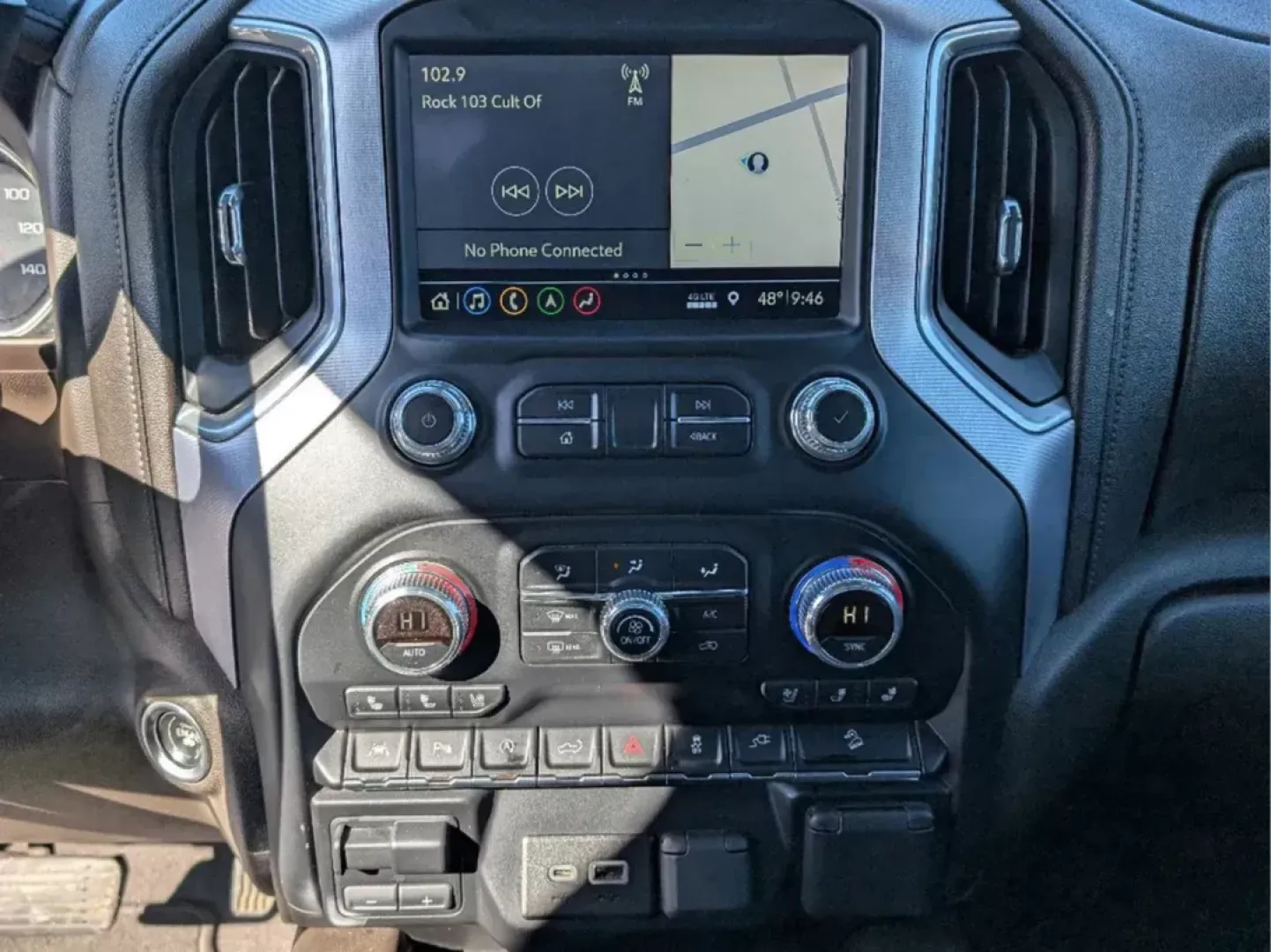 2019 /Dark Walnut/Slate GMC Sierra 1500 SLT (3GTU9DED6KG) with an Gas V8 5.3L engine, 8-Speed Automatic transmission, located at 804 22nd Ave, Phenix City, AL, 36870, (334) 297-1860, 32.484749, -85.024475 - **Explore Your Next Adventure with the 2019 GMC Sierra 1500 SLT Ideal for both Work and Play!**<br /> <br /> Are you ready to elevate your driving experience? The 2019 GMC Sierra 1500 SLT is designed to accommodate your lifestyle, whether it's tackling daily commutes, embarking on weekend getaways, - Photo#13