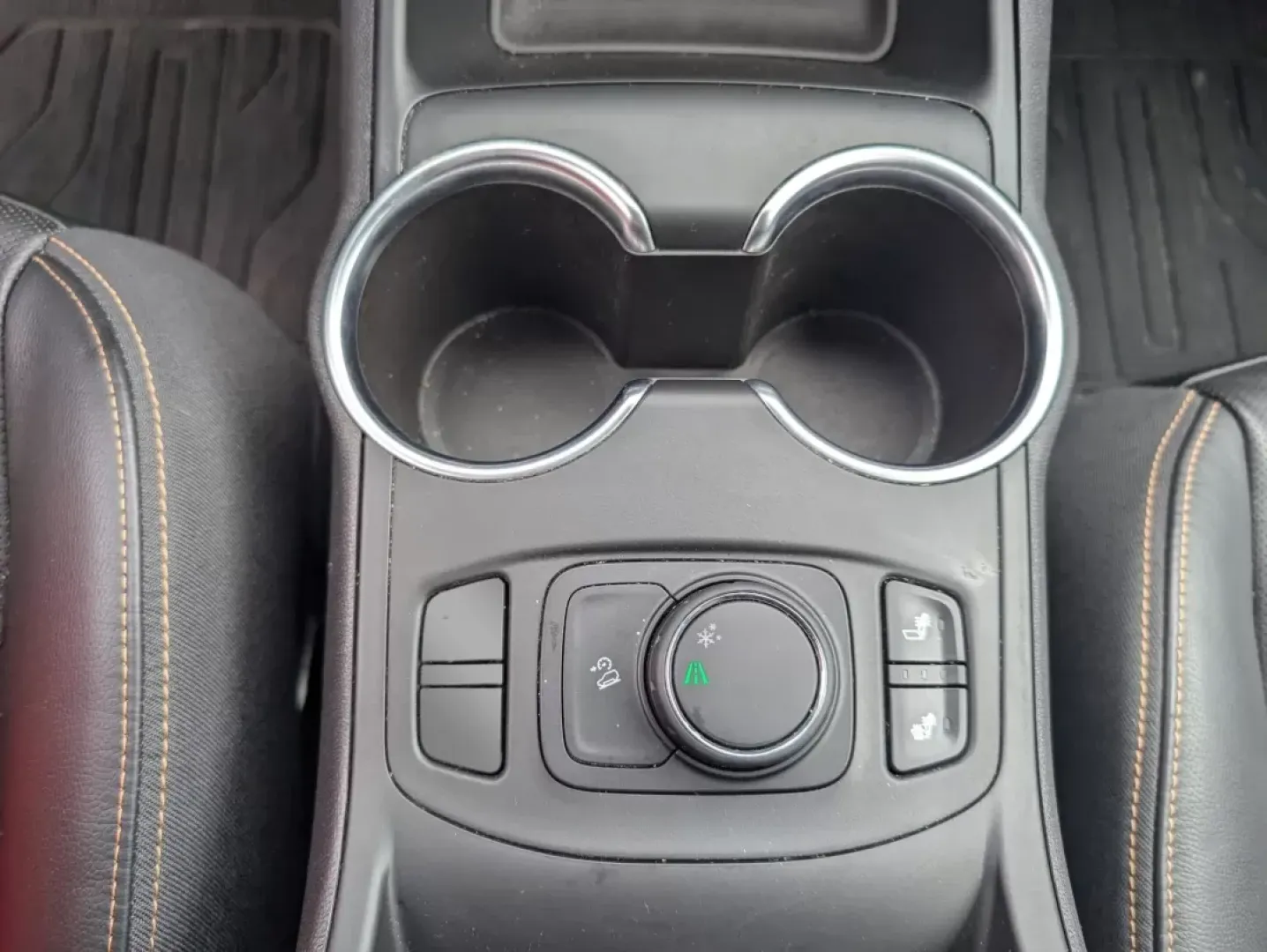 2019 /Jet Black GMC Terrain SLT (3GKALPEX2KL) with an Other engine, located at 804 22nd Ave, Phenix City, AL, 36870, (334) 297-1860, 32.484749, -85.024475 - Explore the open road in style and comfort with the 2019 GMC Terrain SLT, the perfect SUV for budget-conscious buyers and families alike. This sport utility vehicle is not just a mode of transportation; it's an invitation to adventure. Whether you're embarking on a weekend getaway, commuting through - Photo#12