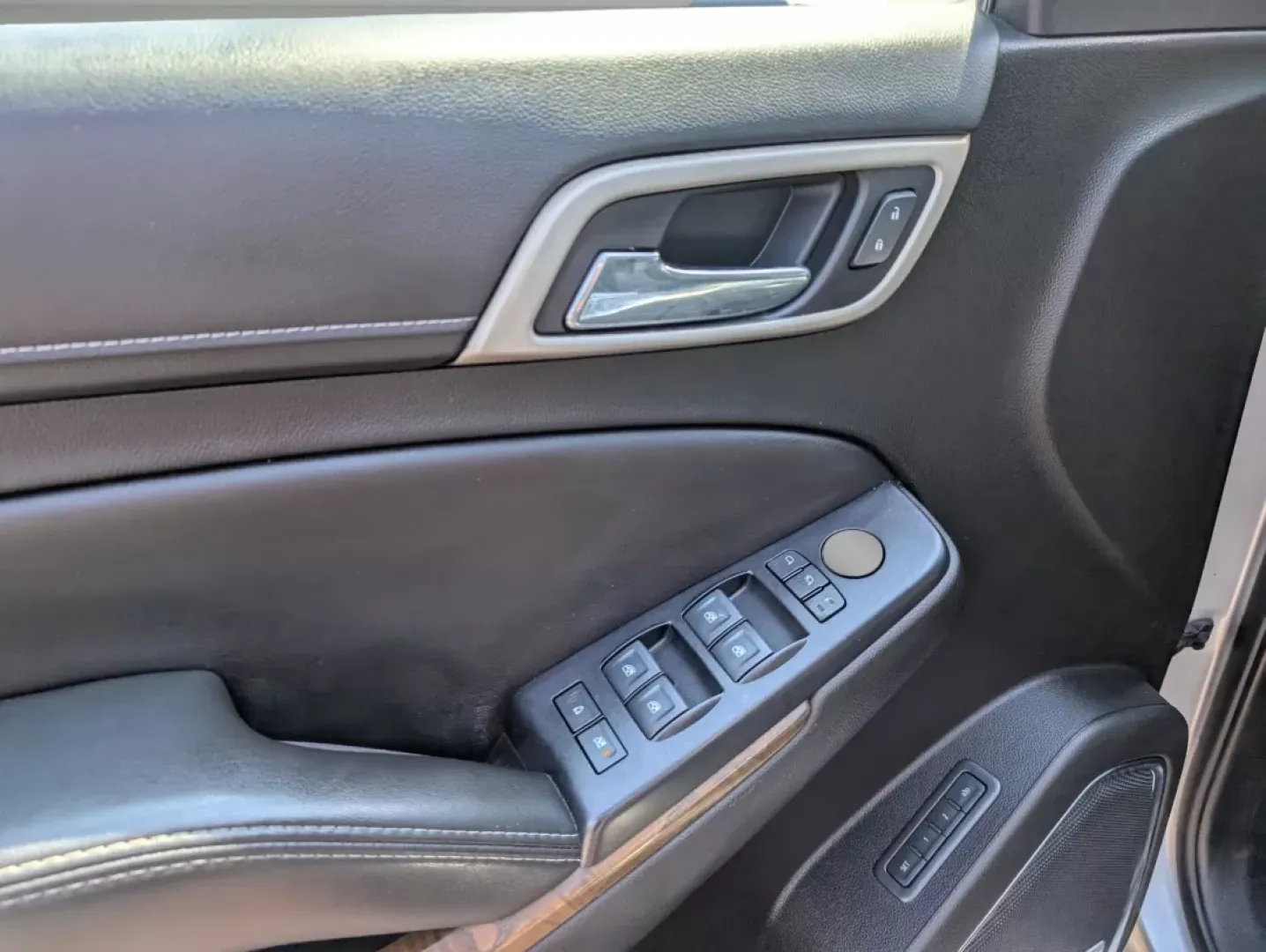 2019 /Jet Black GMC Yukon Denali (1GKS2CKJ8KR) with an Other engine, located at 5115 14th Ave., Columbus, GA, 31904, (706) 323-0345, 32.511494, -84.971046 - **Find Your Adventure with the 2019 GMC Yukon Denali at Gils Auto!**<br /> <br /> If you're seeking a vehicle that combines luxury, power, and versatility, look no further than our stunning 2019 GMC Yukon Denali, available now at Gils Auto in Phenix City, AL. Perfect for families needing ample space - Photo#8