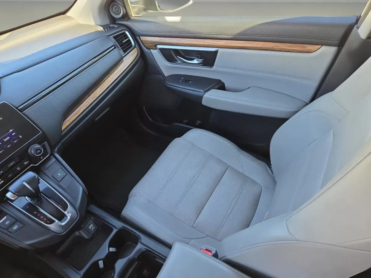 2019 Honda CR-V Touring (7FARW1H97KE) with an Other engine, located at 5115 14th Ave., Columbus, GA, 31904, (706) 323-0345, 32.511494, -84.971046 - **Discover Adventure with the 2019 Honda CR-V Touring at Gils Auto Your Gateway to Affordable, Reliable Driving!**<br /> <br /> Are you ready to elevate your driving experience and embrace your next adventure? Look no further than this stunning 2019 Honda CR-V in captivating blue, available now at - Photo#14