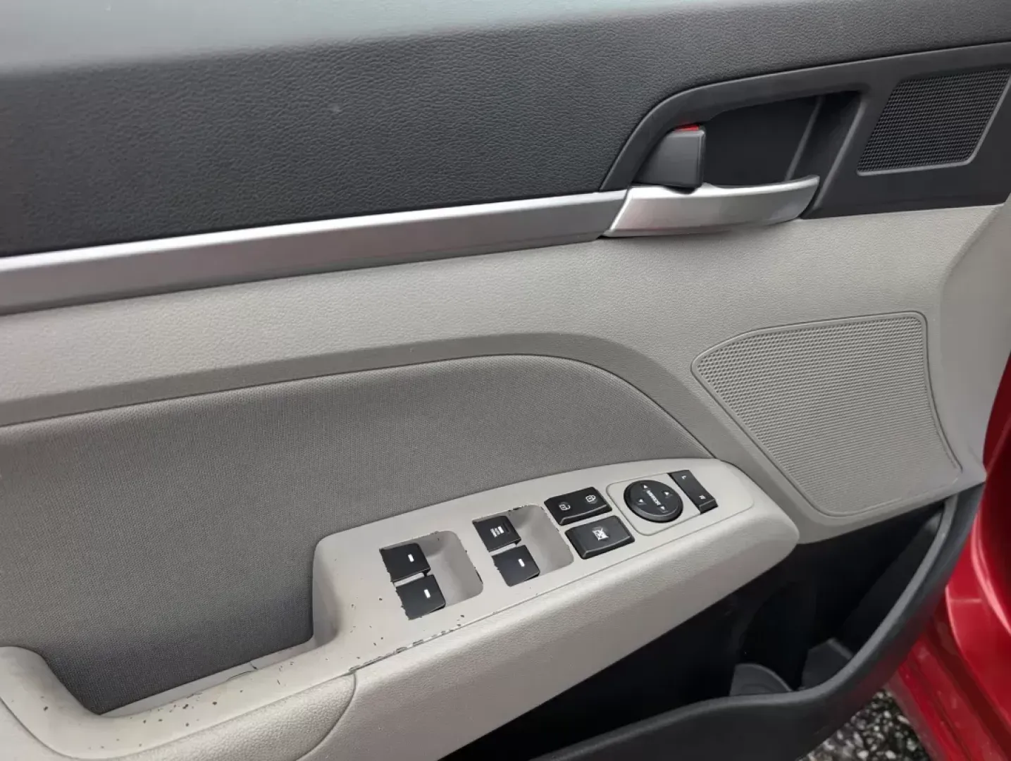 2019 /Gray Hyundai Elantra SEL (5NPD84LF3KH) with an Other engine, located at 5115 14th Ave., Columbus, GA, 31904, (706) 323-0345, 32.511494, -84.971046 - **Discover Your Next Adventure with the 2019 Hyundai Elantra SEL at Gils Auto - Columbus #2!**<br /> <br /> Are you searching for a reliable and stylish sedan perfect for everyday commutes, weekend getaways, or family outings? Look no further than the stunning **2019 Hyundai Elantra SEL** available - Photo#9