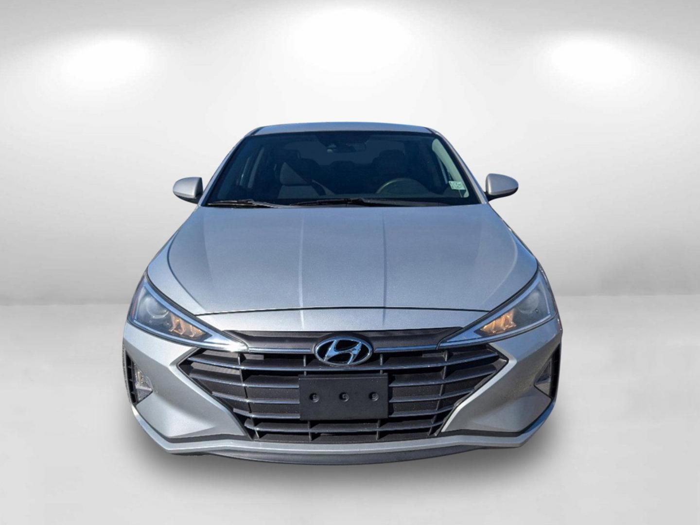 2019 /Gray Hyundai Elantra SEL (5NPD84LF5KH) with an Regular Unleaded I-4 2.0 L/122 engine, 6-Speed Automatic w/OD transmission, located at 1430 Gateway Drive, Opelika, AL, 36801, (334) 239-0944, 32.637871, -85.409790 - 2019 Hyundai Elantra SEL - Photo#1