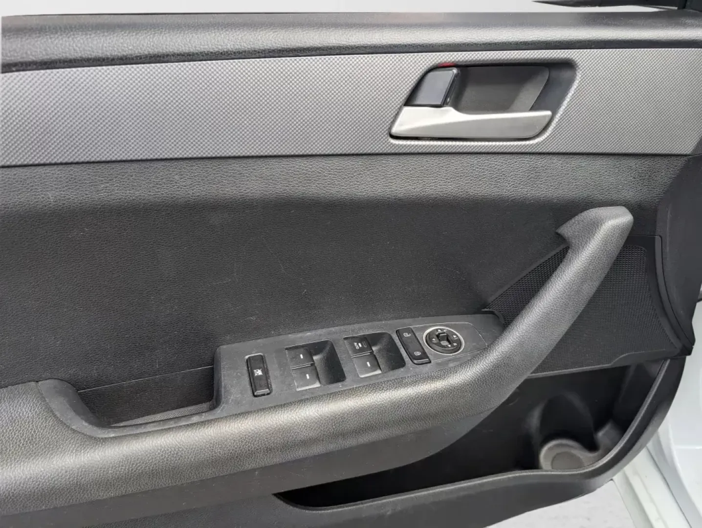 2019 /Black Hyundai Sonata SE (5NPE24AF9KH) with an Other engine, located at 5115 14th Ave., Columbus, GA, 31904, (706) 323-0345, 32.511494, -84.971046 - ### Discover the Perfect Sedan for Your Lifestyle at Gils Auto - Columbus!<br /> <br /> Are you on the hunt for a reliable, stylish sedan that seamlessly fits into your busy lifestyle? Look no further than this stunning **2019 Hyundai Sonata SE**, now available at **Gils Auto**, located at **5115 14 - Photo#8