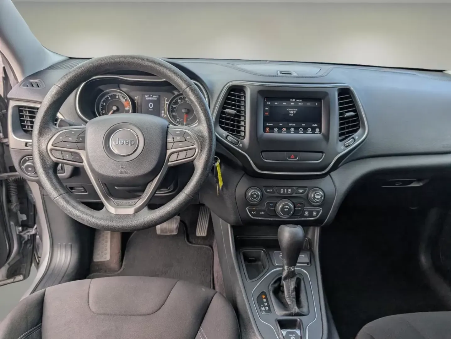 2019 /Black Jeep Cherokee Latitude (1C4PJLCB0KD) with an Other engine, located at 5115 14th Ave., Columbus, GA, 31904, (706) 323-0345, 32.511494, -84.971046 - ### Adventure Awaits with This 2019 Jeep Cherokee Latitude at Gils Auto!<br /> <br /> If you're ready to elevate your driving experience, the 2019 Jeep Cherokee Latitude is the perfect vehicle for your lifestyle. Whether you're a growing family seeking spacious comfort or a weekend adventurer cravin - Photo#11