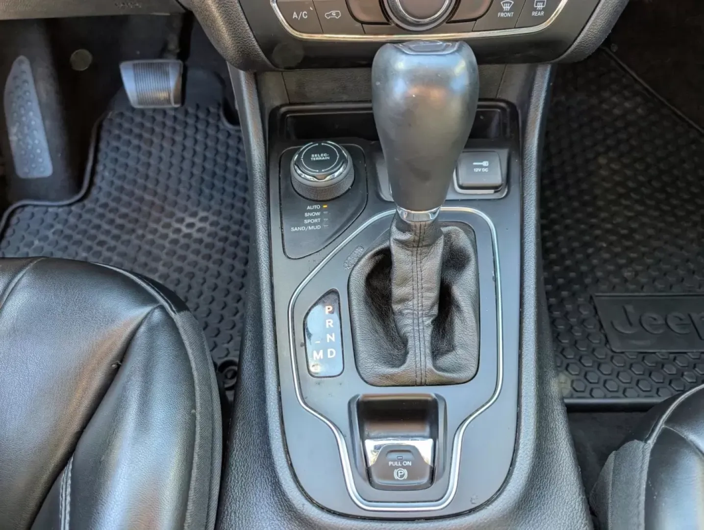 2019 /Black Jeep Cherokee Latitude Plus (1C4PJMLX5KD) with an Other engine, located at 3959 U.S. 80 W, Phenix City, AL, 36870, (334) 297-4885, 32.469296, -85.135185 - Discover the perfect blend of style, functionality, and performance that the 2019 Jeep Cherokee Latitude Plus brings to your life! Whether you're seeking reliable transportation for your growing family or planning thrilling weekend adventures, this versatile crossover is designed to meet all your ne - Photo#14