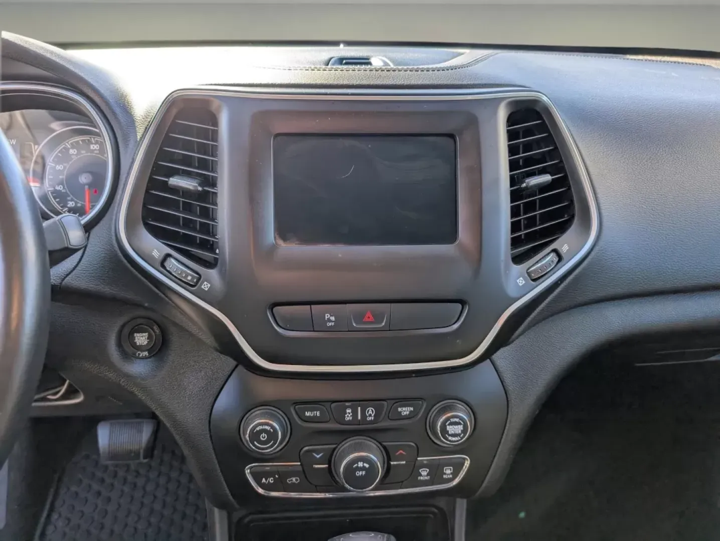 2019 /Black Jeep Cherokee Latitude Plus (1C4PJMLX5KD) with an Other engine, located at 3959 U.S. 80 W, Phenix City, AL, 36870, (334) 297-4885, 32.469296, -85.135185 - Discover the perfect blend of style, functionality, and performance that the 2019 Jeep Cherokee Latitude Plus brings to your life! Whether you're seeking reliable transportation for your growing family or planning thrilling weekend adventures, this versatile crossover is designed to meet all your ne - Photo#15