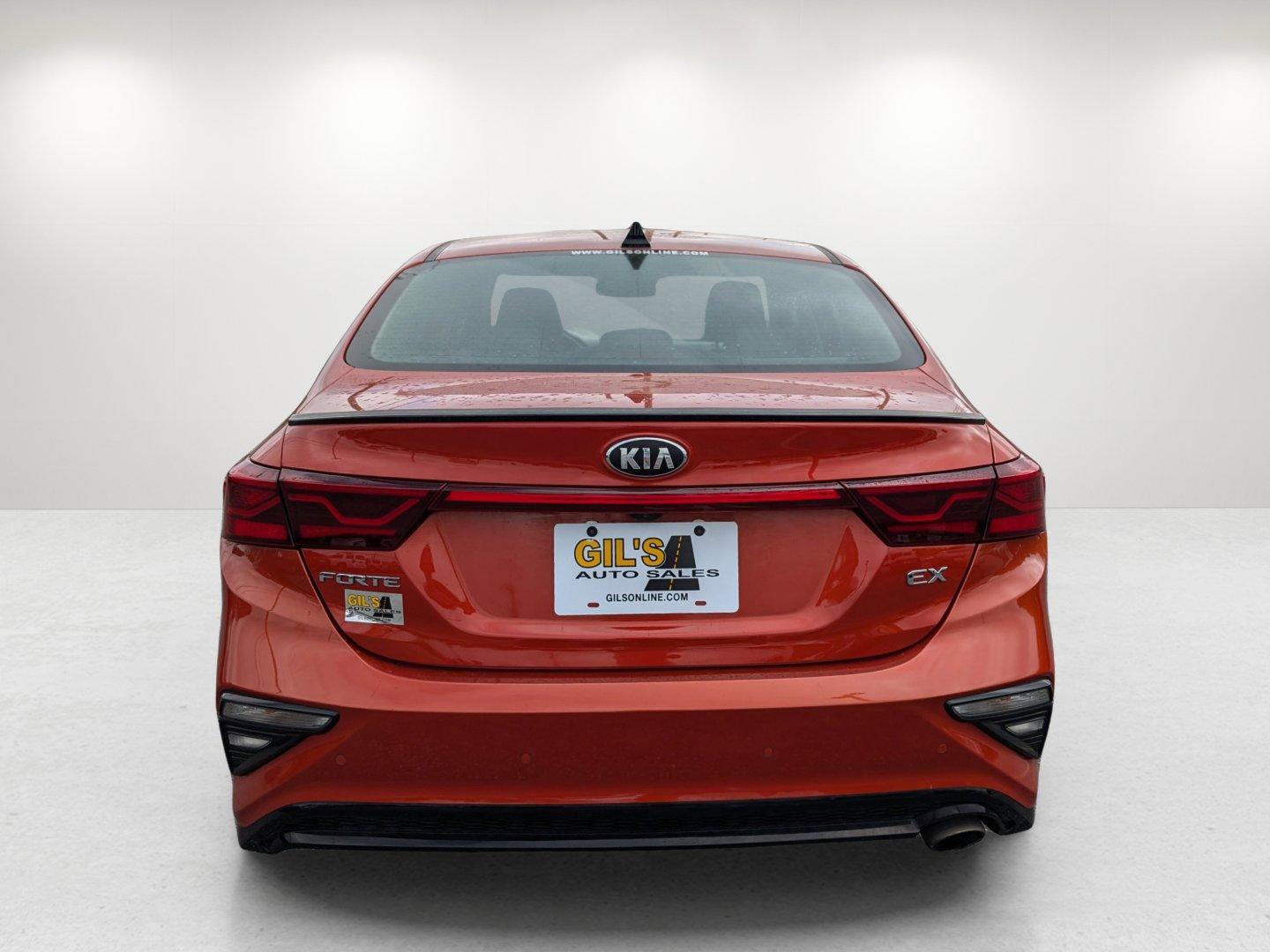 2019 /Black Kia Forte EX (3KPF54AD4KE) with an Regular Unleaded I-4 2.0 L/122 engine, 1-Speed CVT w/OD transmission, located at 1430 Gateway Drive, Opelika, AL, 36801, (334) 239-0944, 32.637871, -85.409790 - 2019 Kia Forte EX - Photo#5