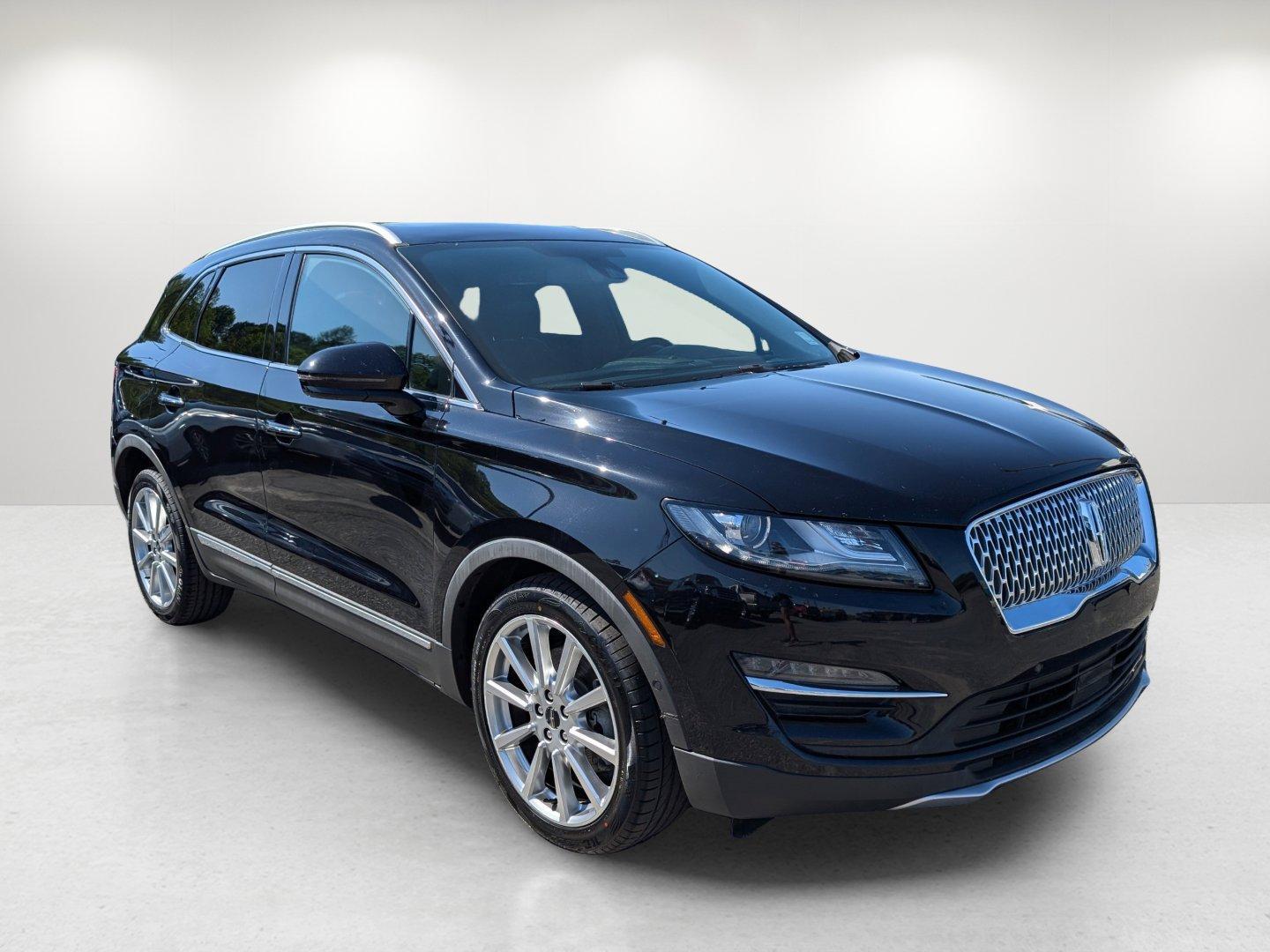 2019 Lincoln MKC Reserve (5LMCJ3C97KU) with an Intercooled Turbo Premium Unleaded I-4 2.0 L/122 engine, 6-Speed Automatic w/OD transmission, located at 804 22nd Ave, Phenix City, AL, 36870, (334) 297-1860, 32.484749, -85.024475 - 2019 Lincoln MKC Reserve - Photo#3