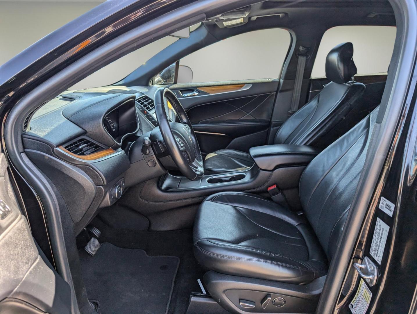 2019 Lincoln MKC Reserve (5LMCJ3C97KU) with an Intercooled Turbo Premium Unleaded I-4 2.0 L/122 engine, 6-Speed Automatic w/OD transmission, located at 804 22nd Ave, Phenix City, AL, 36870, (334) 297-1860, 32.484749, -85.024475 - 2019 Lincoln MKC Reserve - Photo#10