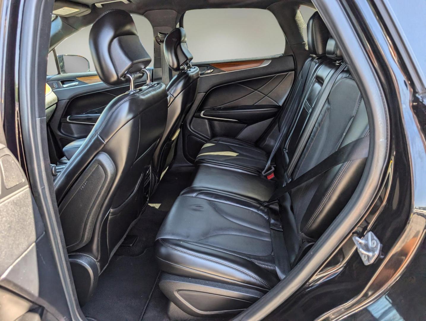 2019 Lincoln MKC Reserve (5LMCJ3C97KU) with an Intercooled Turbo Premium Unleaded I-4 2.0 L/122 engine, 6-Speed Automatic w/OD transmission, located at 804 22nd Ave, Phenix City, AL, 36870, (334) 297-1860, 32.484749, -85.024475 - 2019 Lincoln MKC Reserve - Photo#11
