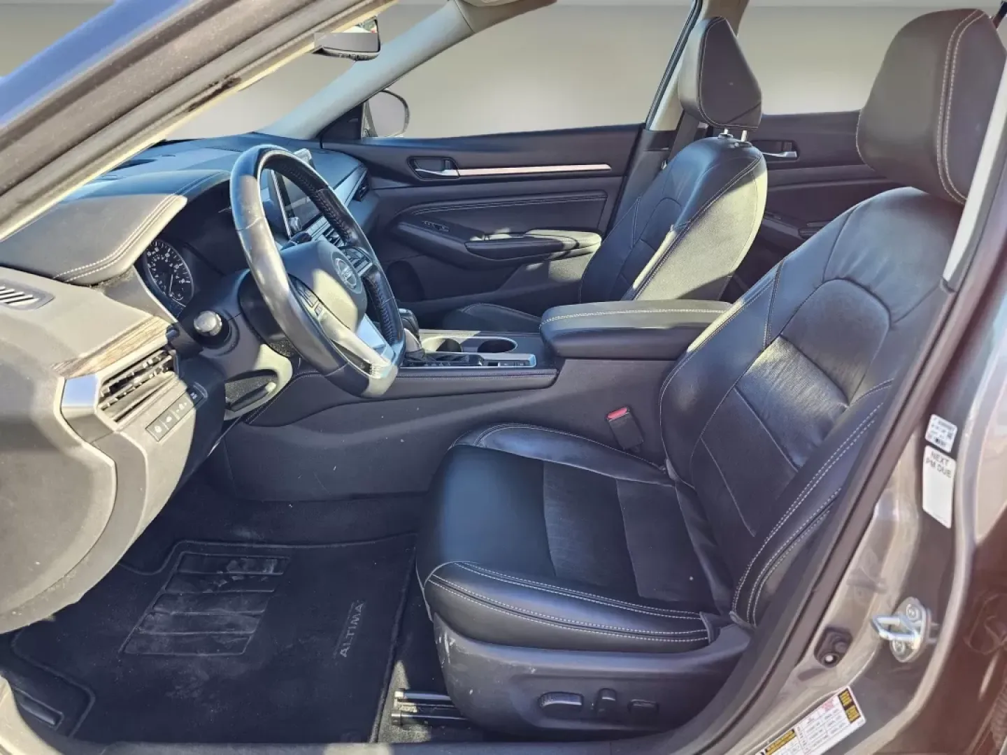 2019 /Charcoal Nissan Altima 2.5 SL (1N4BL4EV9KC) with an Other engine, located at 7000 Northlake Connector, Columbus, GA, 31904, (706) 987-8085, 32.524975, -84.978134 - **Experience the Perfect Blend of Comfort and Technology with the 2019 Nissan Altima 2.5 SL!** <br /> <br /> Are you on the lookout for a reliable sedan that seamlessly fits into your active lifestyle? Whether you're commuting to work in Phenix City, AL, or taking long weekend drives to explore the - Photo#9