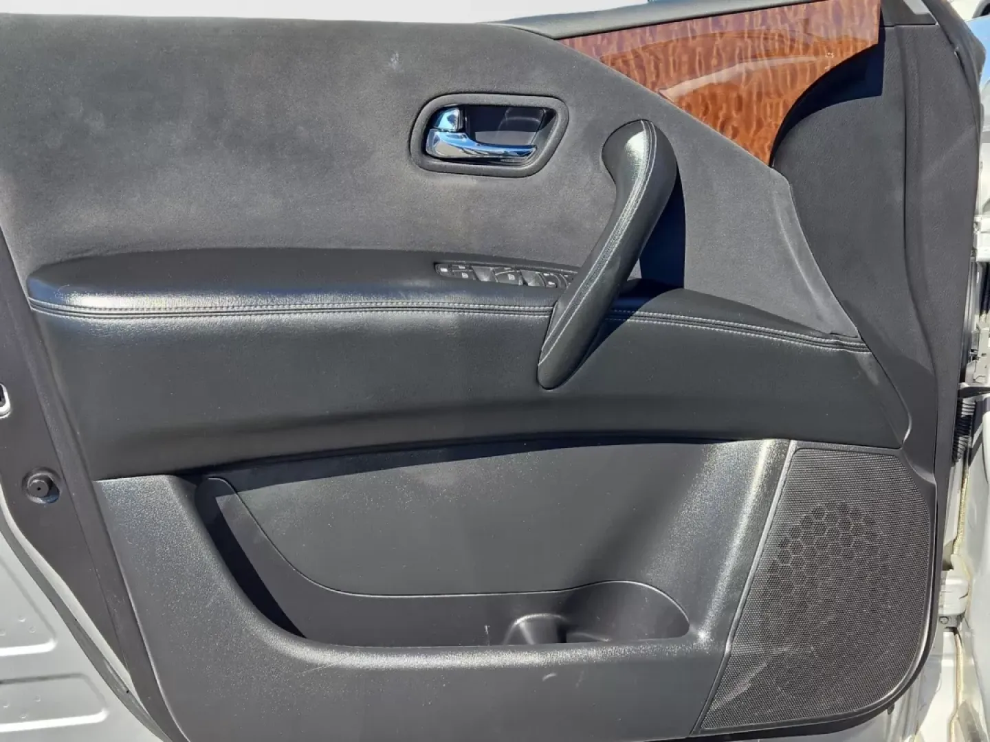 2019 /Charcoal Nissan Armada SV (JN8AY2ND9K9) with an Other engine, located at 5115 14th Ave., Columbus, GA, 31904, (706) 323-0345, 32.511494, -84.971046 - Discover the perfect blend of luxury and practicality with the 2019 Nissan Armada SV, now available at Gils Auto in Prattville, AL. If you're looking for a spacious SUV that can easily accommodate your family or friends for weekend adventures, road trips, or daily commutes, this vehicle is built to - Photo#9