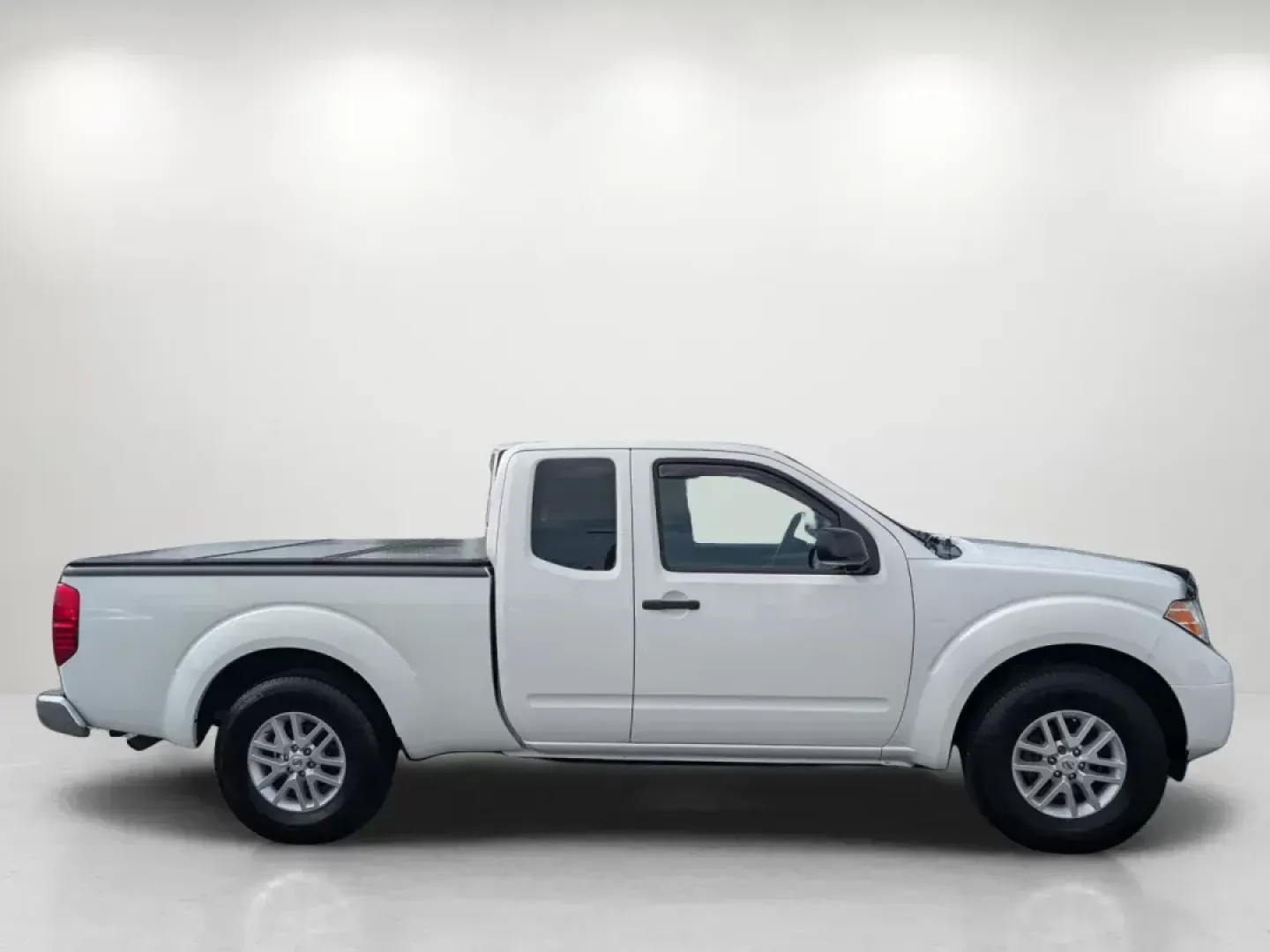 2019 /Graphite Nissan Frontier SV (1N6AD0CU3KN) with an Regular Unleaded V-6 4.0 L/241 engine, 5-Speed Automatic w/OD transmission, located at 1430 Gateway Drive, Opelika, AL, 36801, (334) 239-0944, 32.637871, -85.409790 - **Unleash Your Adventures with the 2019 Nissan Frontier SV at Gils Auto - Opelika!**<br /> <br /> Are you ready to elevate your weekend getaways or tackle your daily commute with unmatched reliability? Look no further! The 2019 Nissan Frontier SV, available at Gils Auto - Opelika, is the perfect ble - Photo#3