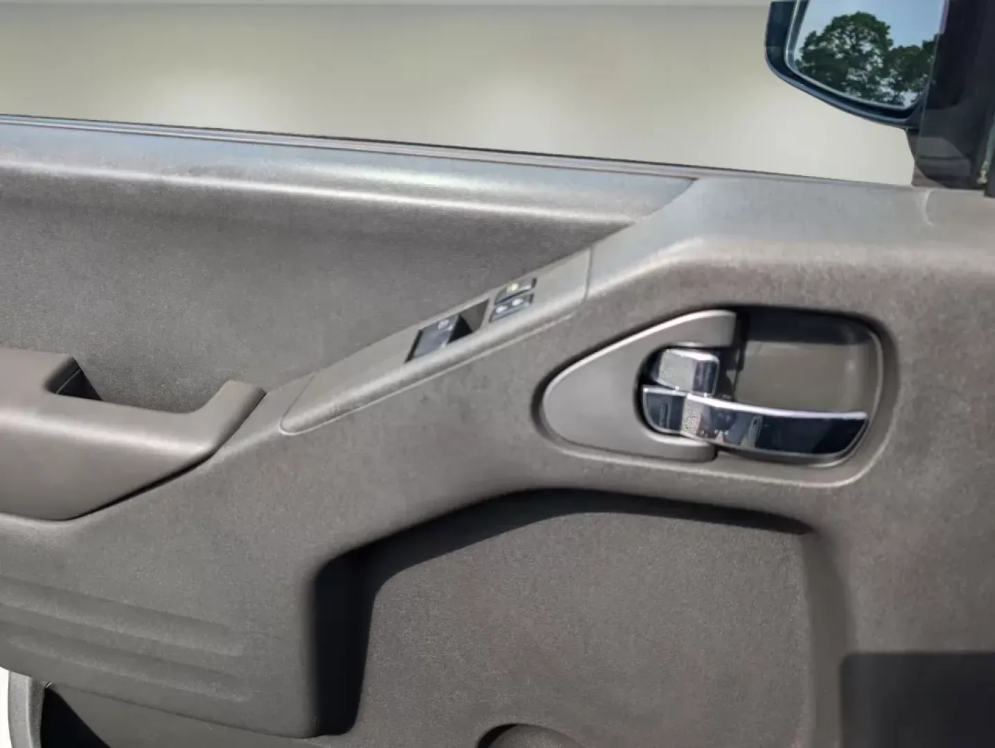 2019 /Graphite Nissan Frontier SV (1N6AD0CU3KN) with an Regular Unleaded V-6 4.0 L/241 engine, 5-Speed Automatic w/OD transmission, located at 1430 Gateway Drive, Opelika, AL, 36801, (334) 239-0944, 32.637871, -85.409790 - **Unleash Your Adventures with the 2019 Nissan Frontier SV at Gils Auto - Opelika!**<br /> <br /> Are you ready to elevate your weekend getaways or tackle your daily commute with unmatched reliability? Look no further! The 2019 Nissan Frontier SV, available at Gils Auto - Opelika, is the perfect ble - Photo#8