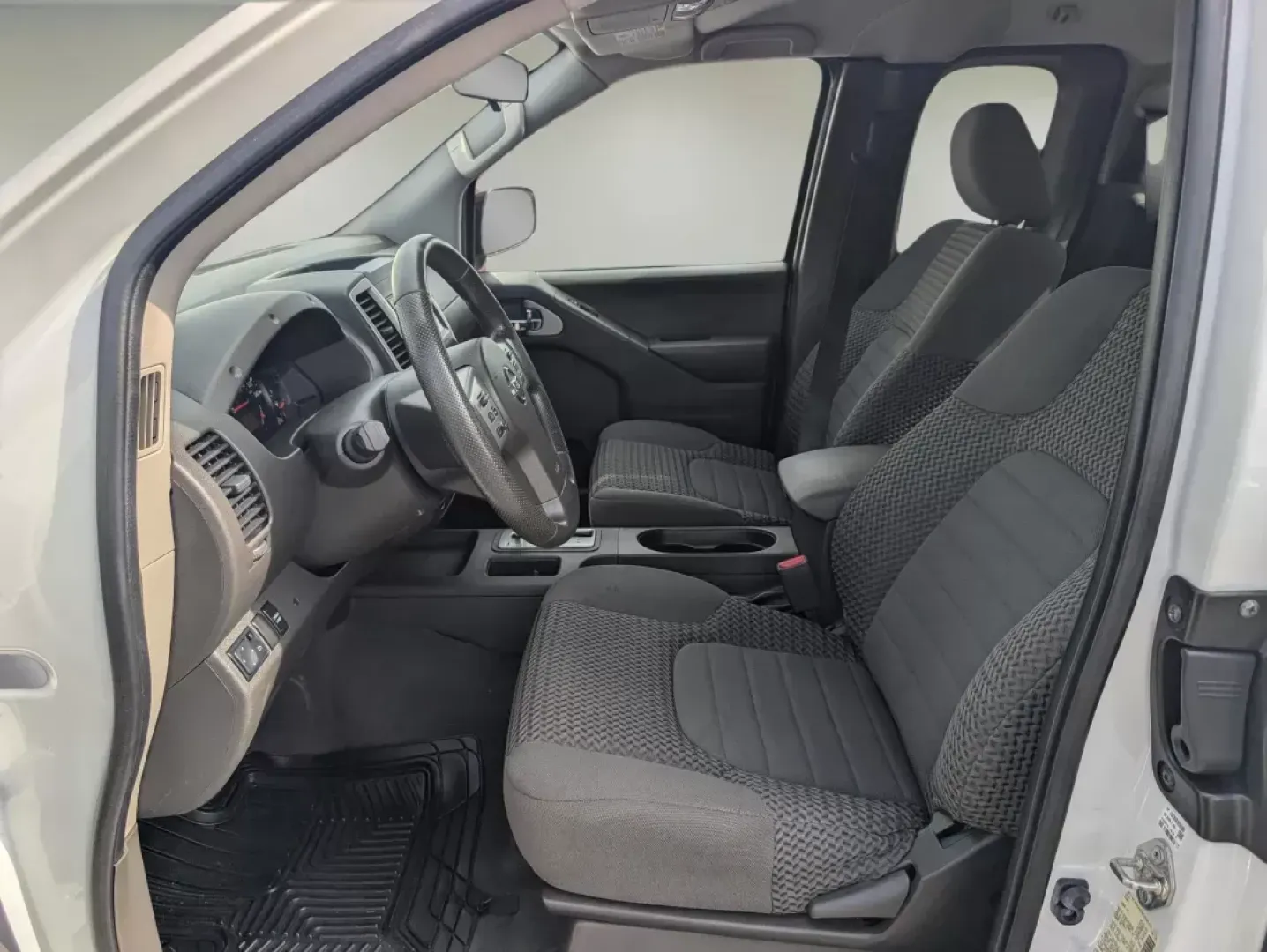 2019 /Graphite Nissan Frontier SV (1N6AD0CU3KN) with an Regular Unleaded V-6 4.0 L/241 engine, 5-Speed Automatic w/OD transmission, located at 1430 Gateway Drive, Opelika, AL, 36801, (334) 239-0944, 32.637871, -85.409790 - **Unleash Your Adventures with the 2019 Nissan Frontier SV at Gils Auto - Opelika!**<br /> <br /> Are you ready to elevate your weekend getaways or tackle your daily commute with unmatched reliability? Look no further! The 2019 Nissan Frontier SV, available at Gils Auto - Opelika, is the perfect ble - Photo#9