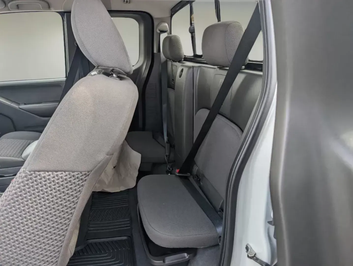 2019 /Graphite Nissan Frontier SV (1N6AD0CU3KN) with an Regular Unleaded V-6 4.0 L/241 engine, 5-Speed Automatic w/OD transmission, located at 1430 Gateway Drive, Opelika, AL, 36801, (334) 239-0944, 32.637871, -85.409790 - **Unleash Your Adventures with the 2019 Nissan Frontier SV at Gils Auto - Opelika!**<br /> <br /> Are you ready to elevate your weekend getaways or tackle your daily commute with unmatched reliability? Look no further! The 2019 Nissan Frontier SV, available at Gils Auto - Opelika, is the perfect ble - Photo#10