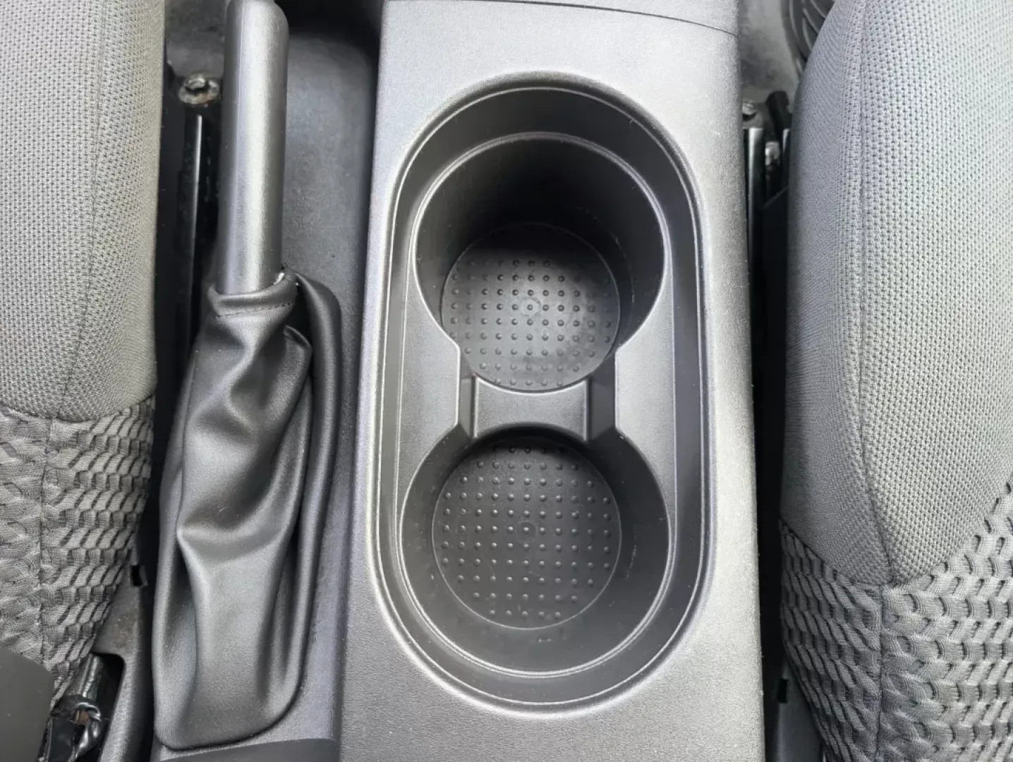 2019 /Graphite Nissan Frontier SV (1N6AD0CU3KN) with an Regular Unleaded V-6 4.0 L/241 engine, 5-Speed Automatic w/OD transmission, located at 1430 Gateway Drive, Opelika, AL, 36801, (334) 239-0944, 32.637871, -85.409790 - **Unleash Your Adventures with the 2019 Nissan Frontier SV at Gils Auto - Opelika!**<br /> <br /> Are you ready to elevate your weekend getaways or tackle your daily commute with unmatched reliability? Look no further! The 2019 Nissan Frontier SV, available at Gils Auto - Opelika, is the perfect ble - Photo#12