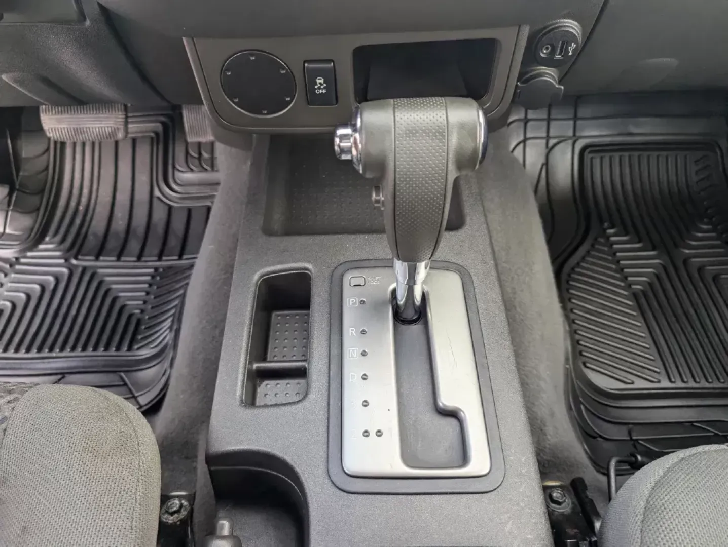 2019 /Graphite Nissan Frontier SV (1N6AD0CU3KN) with an Regular Unleaded V-6 4.0 L/241 engine, 5-Speed Automatic w/OD transmission, located at 1430 Gateway Drive, Opelika, AL, 36801, (334) 239-0944, 32.637871, -85.409790 - **Unleash Your Adventures with the 2019 Nissan Frontier SV at Gils Auto - Opelika!**<br /> <br /> Are you ready to elevate your weekend getaways or tackle your daily commute with unmatched reliability? Look no further! The 2019 Nissan Frontier SV, available at Gils Auto - Opelika, is the perfect ble - Photo#13