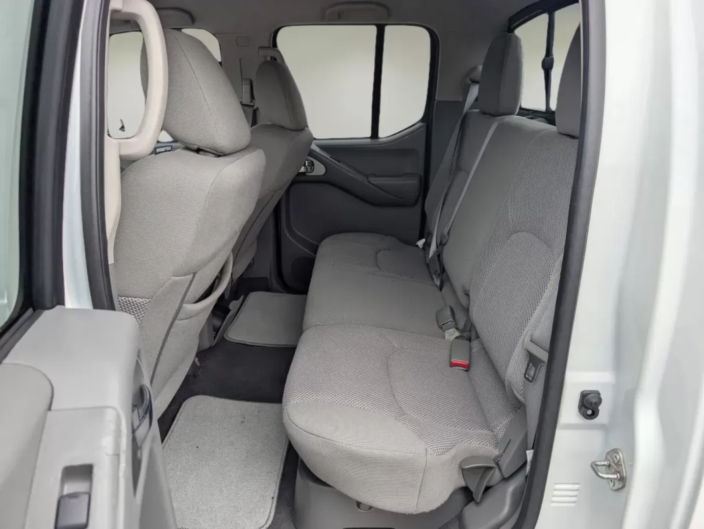 2019 /Steel Nissan Frontier SV (1N6AD0ER7KN) with an Other engine, located at 521 Old Farm Lane Rd, Prattville, AL, 36066, (334) 325-1505, 32.482460, -86.416367 - Are you searching for the perfect vehicle to enhance your active lifestyle? Look no further than the 2019 Nissan Frontier SV, a rugged and reliable crew cab pickup that's ready for anything-from weekend getaways to daily commutes. Available at Gils Auto, a trusted Buy Here Pay Here dealership locate - Photo#9