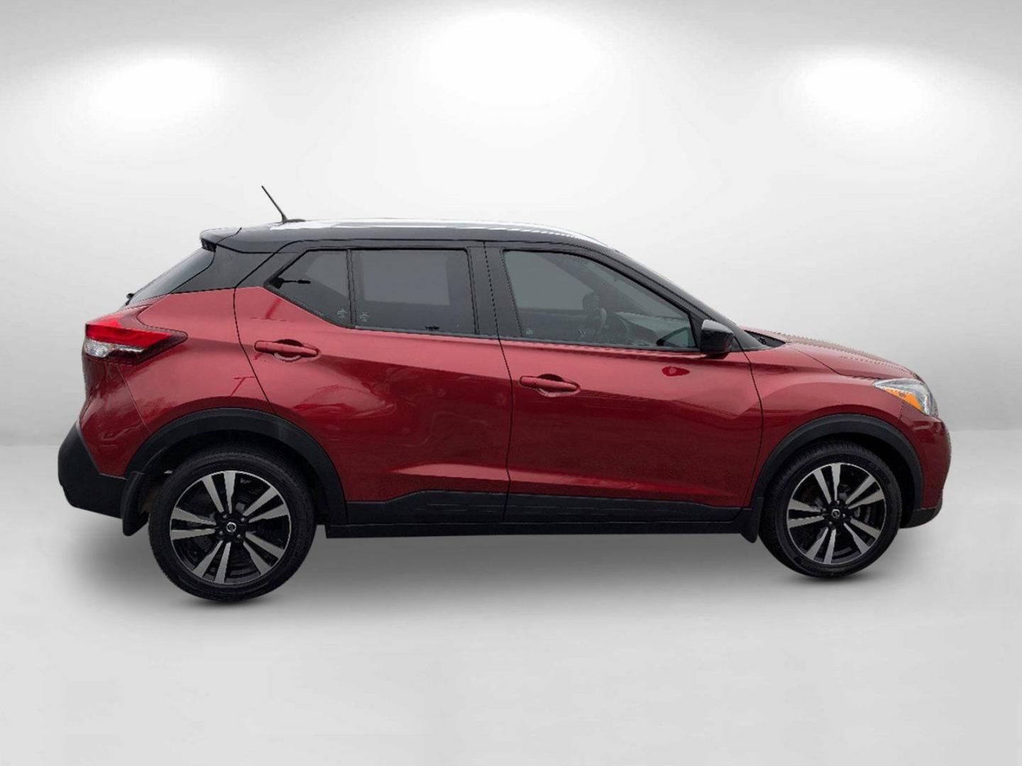 2019 /Charcoal Nissan Kicks SV (3N1CP5CU4KL) with an Regular Unleaded I-4 1.6 L/98 engine, 1-Speed CVT w/OD transmission, located at 5115 14th Ave., Columbus, GA, 31904, (706) 323-0345, 32.511494, -84.971046 - 2019 Nissan Kicks SV - Photo#3