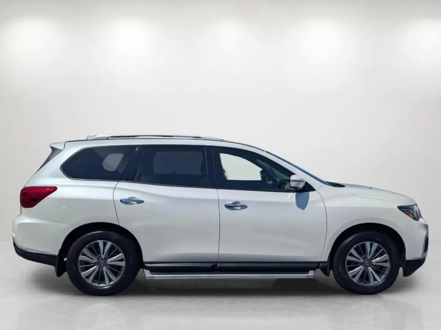 2019 /Almond Nissan Pathfinder SL (5N1DR2MN1KC) with an Other engine, located at 7000 Northlake Connector, Columbus, GA, 31904, (706) 987-8085, 32.524975, -84.978134 - **Discover Your Next Adventure with the 2019 Nissan Pathfinder SL at Gils Auto in Phenix City, AL!**<br /> <br /> Are you ready to elevate your family's travel experience? The 2019 Nissan Pathfinder SL is the perfect companion for family road trips, weekend adventures, or daily commutes. With spacio - Photo#3