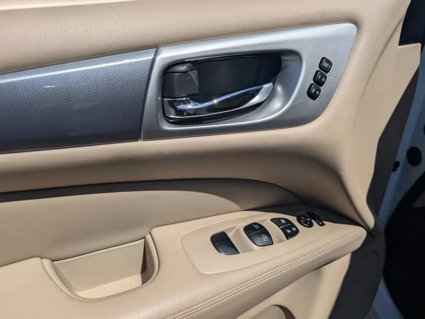 2019 /Almond Nissan Pathfinder SL (5N1DR2MN1KC) with an Other engine, located at 7000 Northlake Connector, Columbus, GA, 31904, (706) 987-8085, 32.524975, -84.978134 - **Discover Your Next Adventure with the 2019 Nissan Pathfinder SL at Gils Auto in Phenix City, AL!**<br /> <br /> Are you ready to elevate your family's travel experience? The 2019 Nissan Pathfinder SL is the perfect companion for family road trips, weekend adventures, or daily commutes. With spacio - Photo#8
