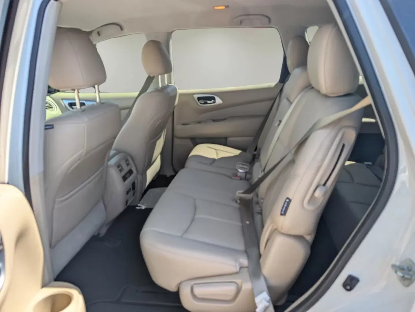 2019 /Almond Nissan Pathfinder SL (5N1DR2MN1KC) with an Other engine, located at 7000 Northlake Connector, Columbus, GA, 31904, (706) 987-8085, 32.524975, -84.978134 - **Discover Your Next Adventure with the 2019 Nissan Pathfinder SL at Gils Auto in Phenix City, AL!**<br /> <br /> Are you ready to elevate your family's travel experience? The 2019 Nissan Pathfinder SL is the perfect companion for family road trips, weekend adventures, or daily commutes. With spacio - Photo#10