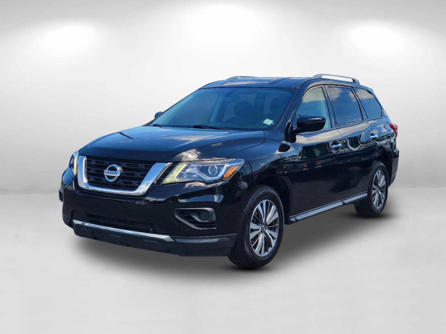 2019 Magnetic Black Pearl /Charcoal Nissan Pathfinder S (5N1DR2MM4KC) with an Regular Unleaded V-6 3.5 L/213 engine, 1-Speed CVT w/OD transmission, located at 1430 Gateway Drive, Opelika, AL, 36801, (334) 239-0944, 32.637871, -85.409790 - 2019 Nissan Pathfinder S - Photo#4