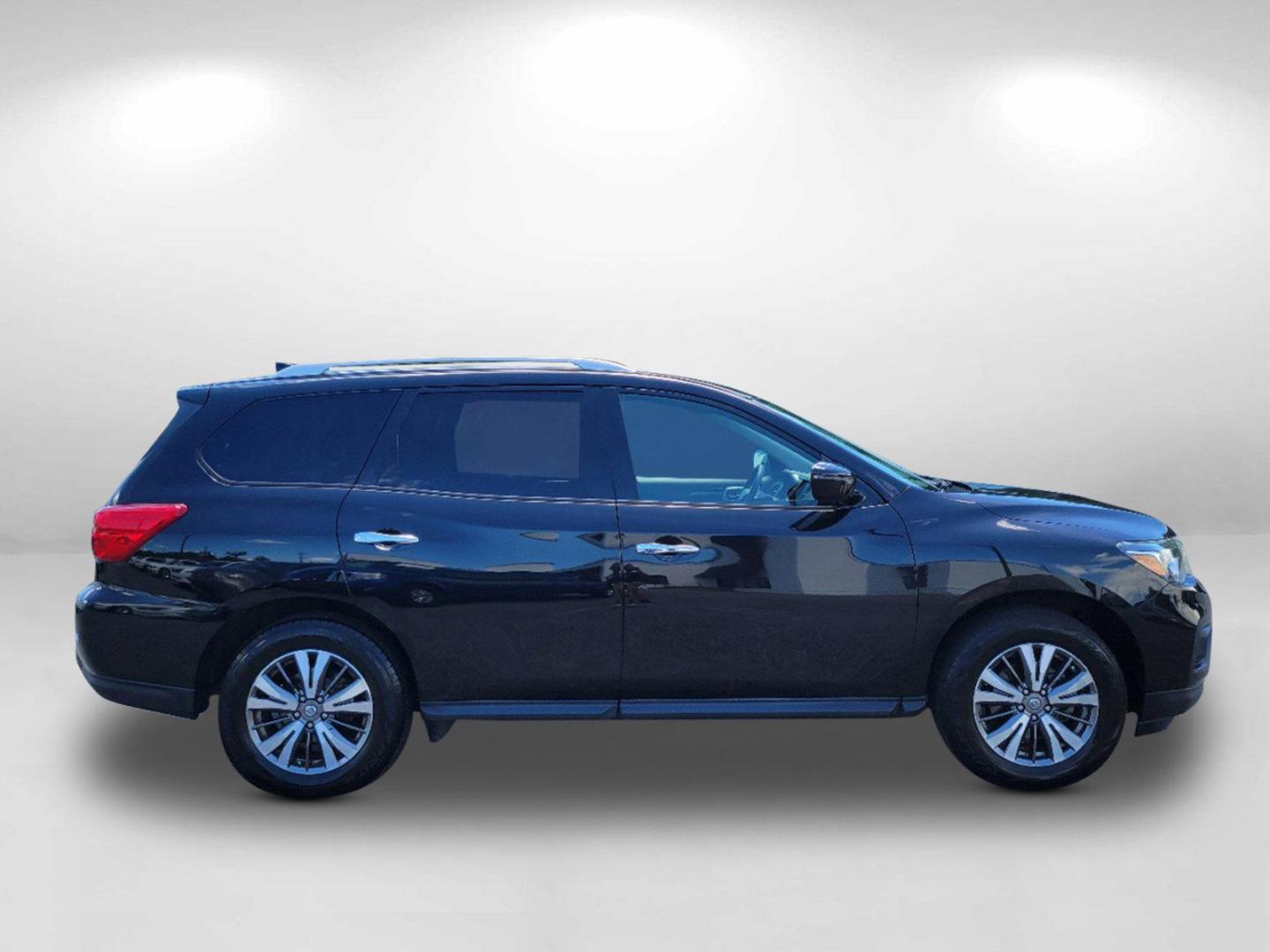 2019 Magnetic Black Pearl /Charcoal Nissan Pathfinder S (5N1DR2MM4KC) with an Regular Unleaded V-6 3.5 L/213 engine, 1-Speed CVT w/OD transmission, located at 1430 Gateway Drive, Opelika, AL, 36801, (334) 239-0944, 32.637871, -85.409790 - 2019 Nissan Pathfinder S - Photo#7