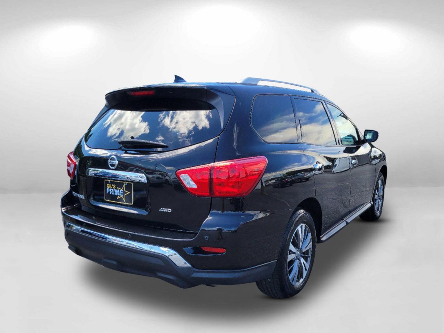 2019 Magnetic Black Pearl /Charcoal Nissan Pathfinder S (5N1DR2MM4KC) with an Regular Unleaded V-6 3.5 L/213 engine, 1-Speed CVT w/OD transmission, located at 1430 Gateway Drive, Opelika, AL, 36801, (334) 239-0944, 32.637871, -85.409790 - 2019 Nissan Pathfinder S - Photo#8