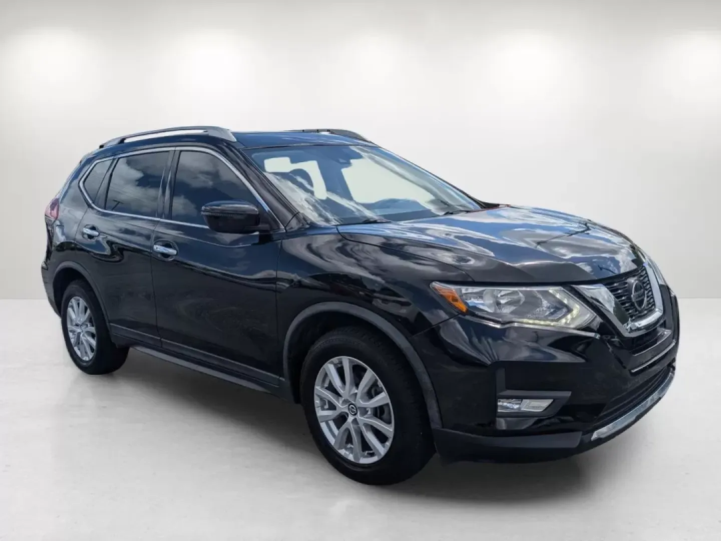 2019 /Charcoal Nissan Rogue SV (KNMAT2MT2KP) with an Other engine, located at 3959 U.S. 80 W, Phenix City, AL, 36870, (334) 297-4885, 32.469296, -85.135185 - Are you ready to elevate your daily commute or embark on your next weekend adventure? Look no further than this stunning 2019 Nissan Rogue SV, available now at Gils Auto in Phenix City, AL! With its versatile design and impressive features, this SUV is perfect for growing families, budget-conscious - Photo#3