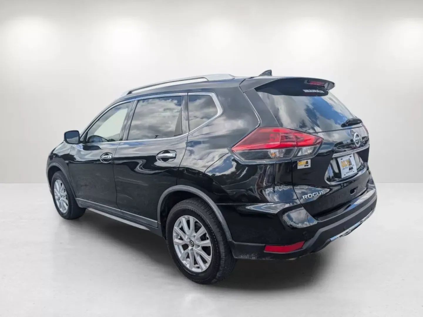 2019 /Charcoal Nissan Rogue SV (KNMAT2MT2KP) with an Other engine, located at 3959 U.S. 80 W, Phenix City, AL, 36870, (334) 297-4885, 32.469296, -85.135185 - Are you ready to elevate your daily commute or embark on your next weekend adventure? Look no further than this stunning 2019 Nissan Rogue SV, available now at Gils Auto in Phenix City, AL! With its versatile design and impressive features, this SUV is perfect for growing families, budget-conscious - Photo#7