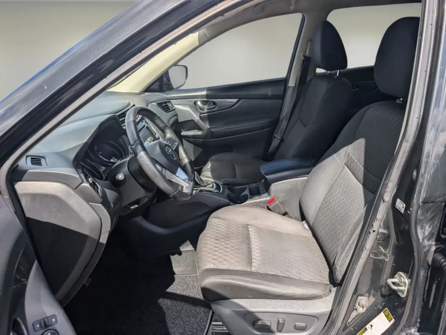 2019 /Charcoal Nissan Rogue SV (KNMAT2MT2KP) with an Other engine, located at 3959 U.S. 80 W, Phenix City, AL, 36870, (334) 297-4885, 32.469296, -85.135185 - Are you ready to elevate your daily commute or embark on your next weekend adventure? Look no further than this stunning 2019 Nissan Rogue SV, available now at Gils Auto in Phenix City, AL! With its versatile design and impressive features, this SUV is perfect for growing families, budget-conscious - Photo#10