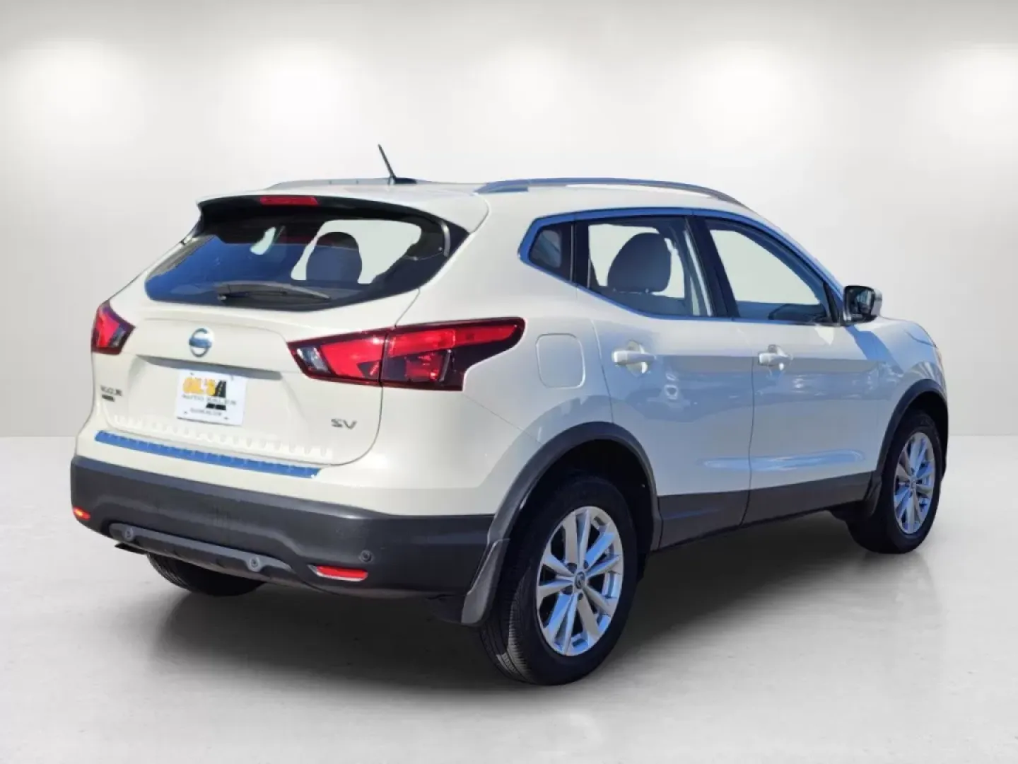 2019 /Light Gray Nissan Rogue SV (JN1BJ1CP6KW) with an Other engine, located at 521 Old Farm Lane Rd, Prattville, AL, 36066, (334) 325-1505, 32.482460, -86.416367 - Explore new horizons and elevate your daily adventures with the 2019 Nissan Rogue SV, a perfect blend of comfort, safety, and style, available now at Gils Auto in Prattville, Alabama. Whether you're commuting to work, running errands around the bustling downtown Prattville, or taking the family on a - Photo#5