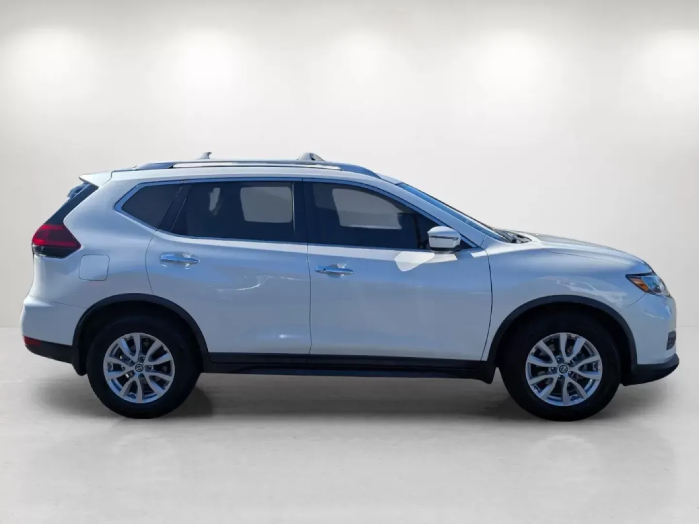 2019 /Almond Nissan Rogue SV (KNMAT2MT6KP) with an Other engine, located at 3959 U.S. 80 W, Phenix City, AL, 36870, (334) 297-4885, 32.469296, -85.135185 - Elevate your driving experience with the 2019 Nissan Rogue SV, a versatile SUV designed for those who crave adventure and practicality. Whether you're navigating the daily hustle in Phenix City, AL, or embarking on weekend getaways to explore nearby attractions like the Lakewood Park or the stunning - Photo#4
