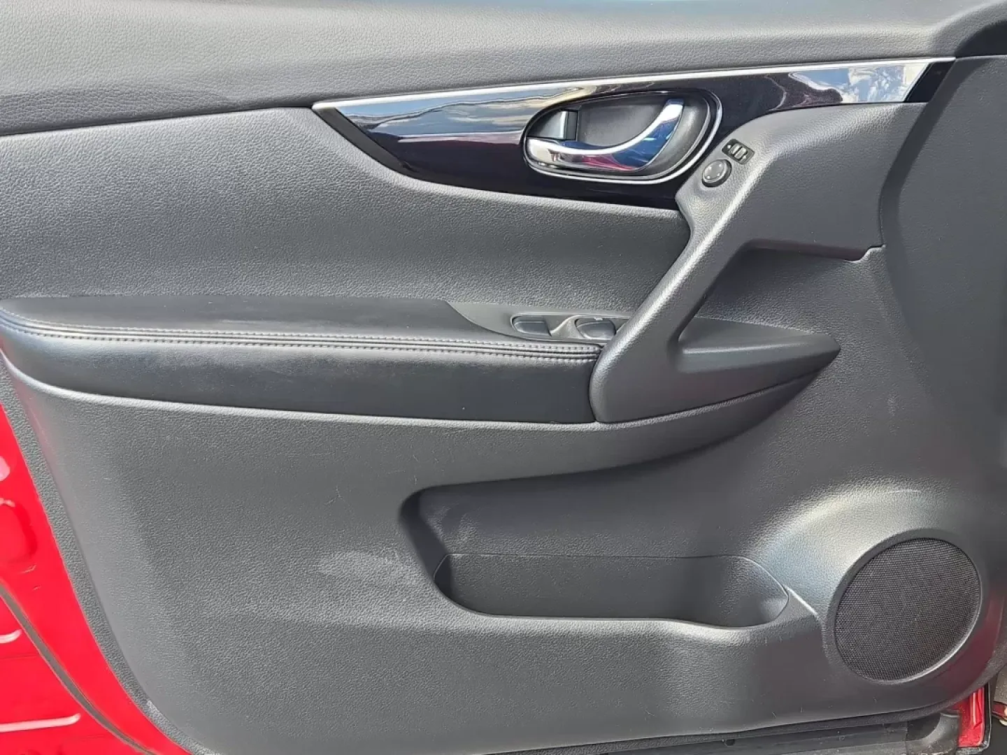 2019 /Charcoal Nissan Rogue SL (JN1BJ1CPXKW) with an Other engine, located at 521 Old Farm Lane Rd, Prattville, AL, 36066, (334) 325-1505, 32.482460, -86.416367 - **Explore Adventure with the 2019 Nissan Rogue SL at Gils Auto - Perfect for Your Active Lifestyle!**<br /> <br /> Are you ready to elevate your driving experience? The 2019 Nissan Rogue SL is here to redefine your daily commute, weekend getaways, and family adventures. This versatile SUV combines s - Photo#10