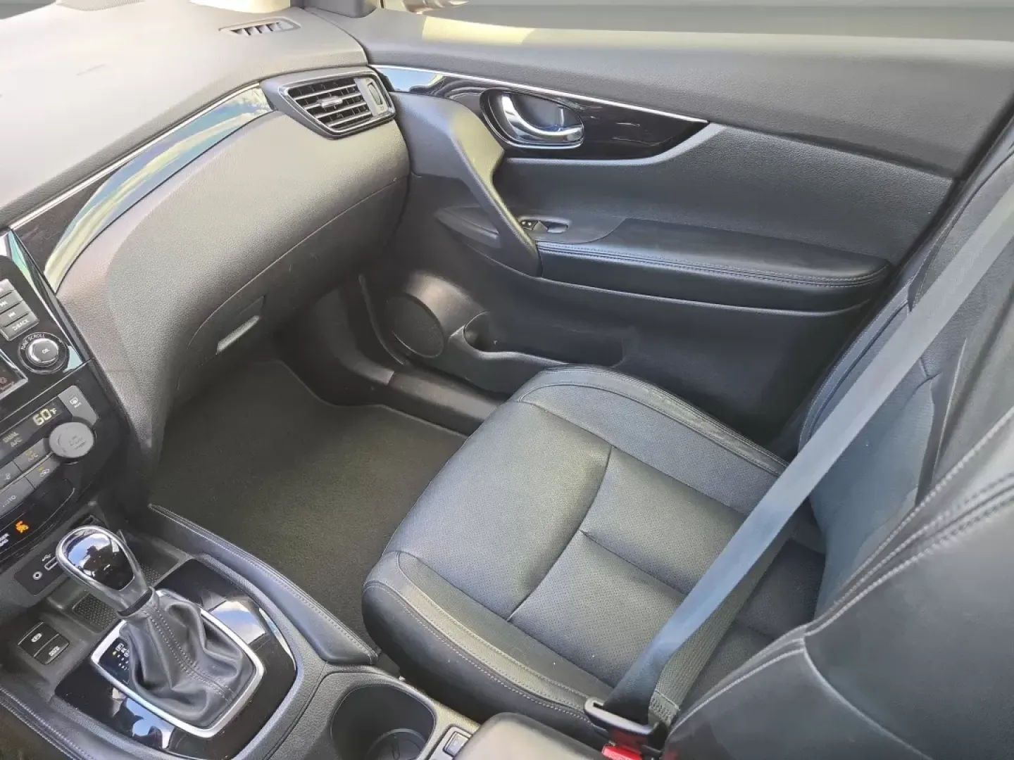 2019 /Charcoal Nissan Rogue SL (JN1BJ1CPXKW) with an Other engine, located at 521 Old Farm Lane Rd, Prattville, AL, 36066, (334) 325-1505, 32.482460, -86.416367 - **Explore Adventure with the 2019 Nissan Rogue SL at Gils Auto - Perfect for Your Active Lifestyle!**<br /> <br /> Are you ready to elevate your driving experience? The 2019 Nissan Rogue SL is here to redefine your daily commute, weekend getaways, and family adventures. This versatile SUV combines s - Photo#15