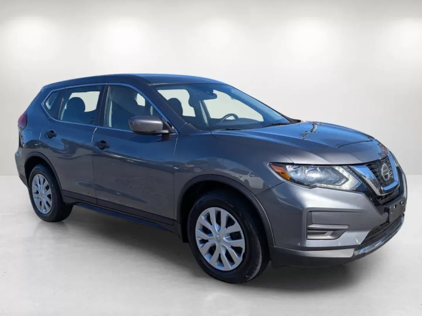 2019 /Charcoal Nissan Rogue S (5N1AT2MT6KC) with an Other engine, located at 1430 Gateway Drive, Opelika, AL, 36801, (334) 239-0944, 32.637871, -85.409790 - **Discover Your Next Adventure with the 2019 Nissan Rogue at Gils Auto in Phenix City, AL!**<br /> <br /> Are you ready to elevate your lifestyle with a versatile and reliable SUV? The 2019 Nissan Rogue is your perfect partner for everything from daily commutes to weekend getaways. With its spacious - Photo#2