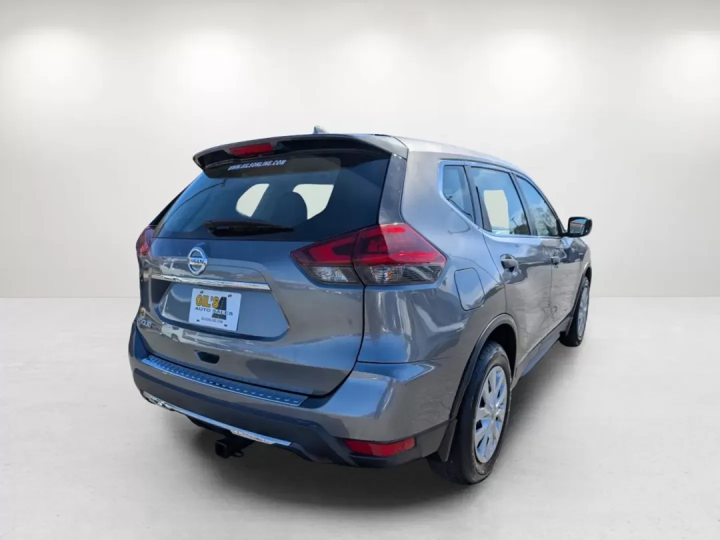 2019 /Charcoal Nissan Rogue S (5N1AT2MT6KC) with an Other engine, located at 1430 Gateway Drive, Opelika, AL, 36801, (334) 239-0944, 32.637871, -85.409790 - **Discover Your Next Adventure with the 2019 Nissan Rogue at Gils Auto in Phenix City, AL!**<br /> <br /> Are you ready to elevate your lifestyle with a versatile and reliable SUV? The 2019 Nissan Rogue is your perfect partner for everything from daily commutes to weekend getaways. With its spacious - Photo#4