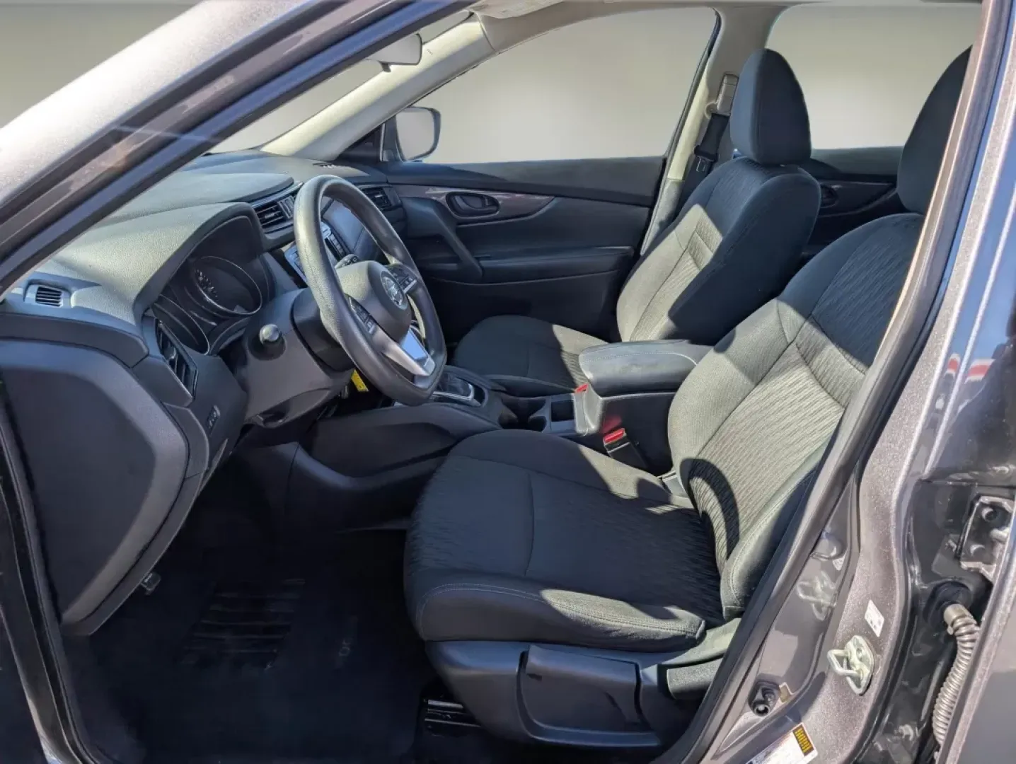 2019 /Charcoal Nissan Rogue S (5N1AT2MT6KC) with an Other engine, located at 1430 Gateway Drive, Opelika, AL, 36801, (334) 239-0944, 32.637871, -85.409790 - **Discover Your Next Adventure with the 2019 Nissan Rogue at Gils Auto in Phenix City, AL!**<br /> <br /> Are you ready to elevate your lifestyle with a versatile and reliable SUV? The 2019 Nissan Rogue is your perfect partner for everything from daily commutes to weekend getaways. With its spacious - Photo#9