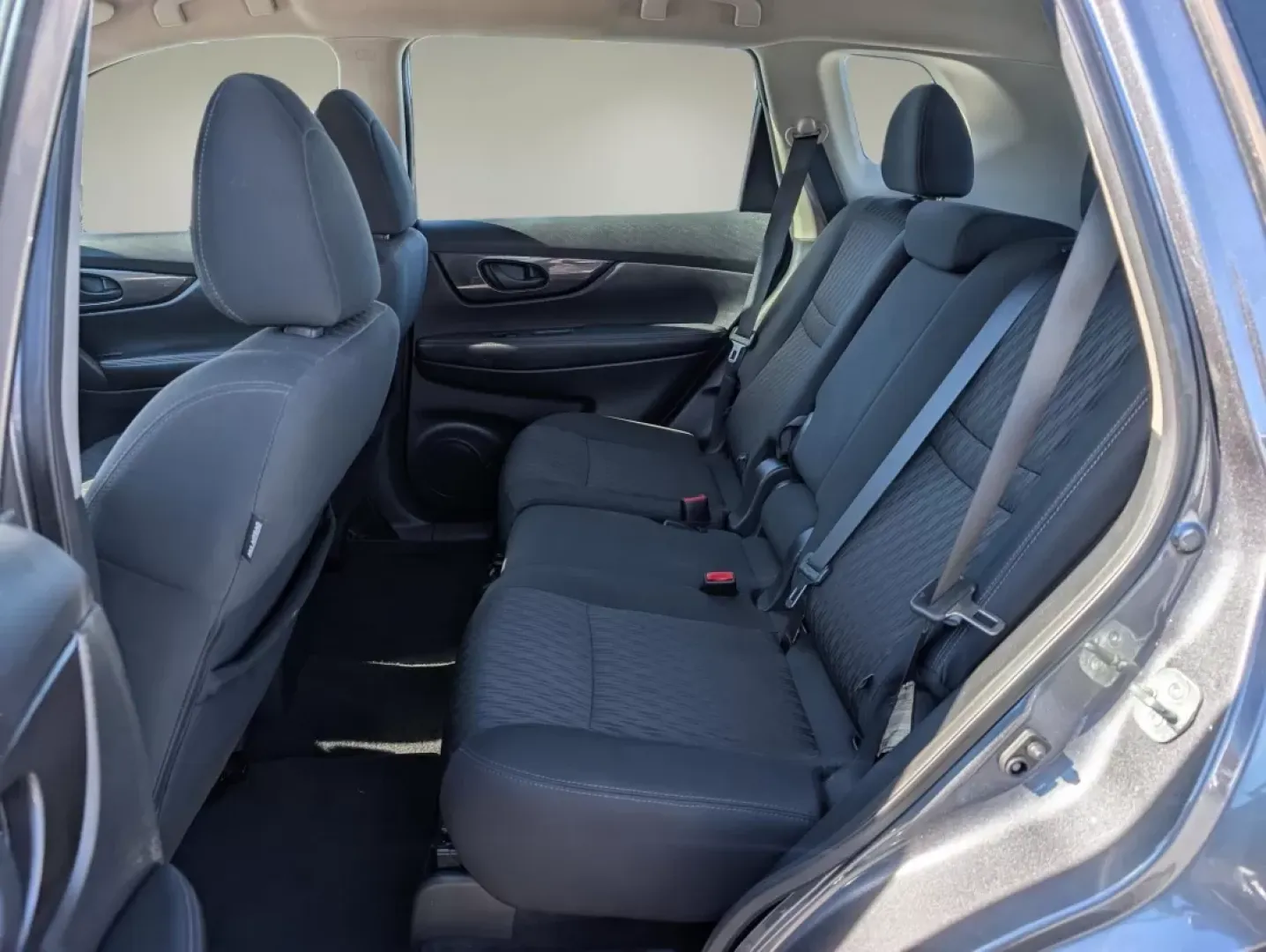 2019 /Charcoal Nissan Rogue S (5N1AT2MT6KC) with an Other engine, located at 1430 Gateway Drive, Opelika, AL, 36801, (334) 239-0944, 32.637871, -85.409790 - **Discover Your Next Adventure with the 2019 Nissan Rogue at Gils Auto in Phenix City, AL!**<br /> <br /> Are you ready to elevate your lifestyle with a versatile and reliable SUV? The 2019 Nissan Rogue is your perfect partner for everything from daily commutes to weekend getaways. With its spacious - Photo#10