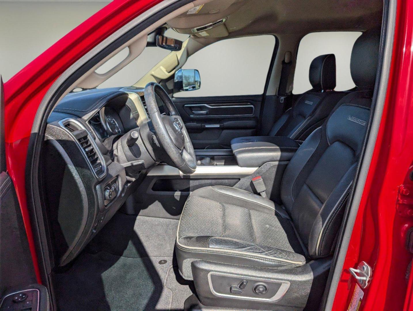 2019 /Black Ram 1500 Laramie (1C6RREDT3KN) with an Regular Unleaded V-8 5.7 L/345 engine, 8-Speed Automatic w/OD transmission, located at 804 22nd Ave, Phenix City, AL, 36870, (334) 297-1860, 32.484749, -85.024475 - 2019 Ram 1500 Laramie - Photo#9