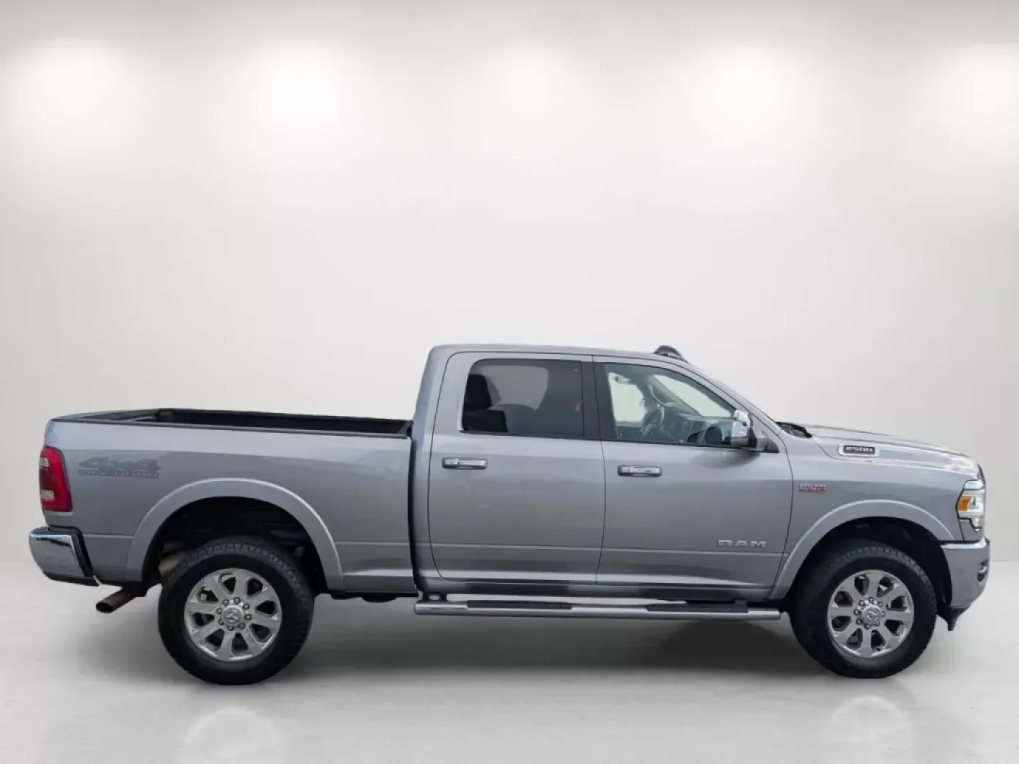 2019 /Black Ram 2500 Laramie (3C6UR5FJ2KG) with an Other engine, located at 1430 Gateway Drive, Opelika, AL, 36801, (334) 239-0944, 32.637871, -85.409790 - **Unleash Your Adventures with the 2019 Ram 2500 Laramie Crew Cab Pickup!**<br /> <br /> Are you ready to elevate your weekend adventures or tackle your daily commutes with confidence? The 2019 Ram 2500 Laramie Crew Cab Pickup is the perfect blend of power, comfort, and technology, making it an idea - Photo#3