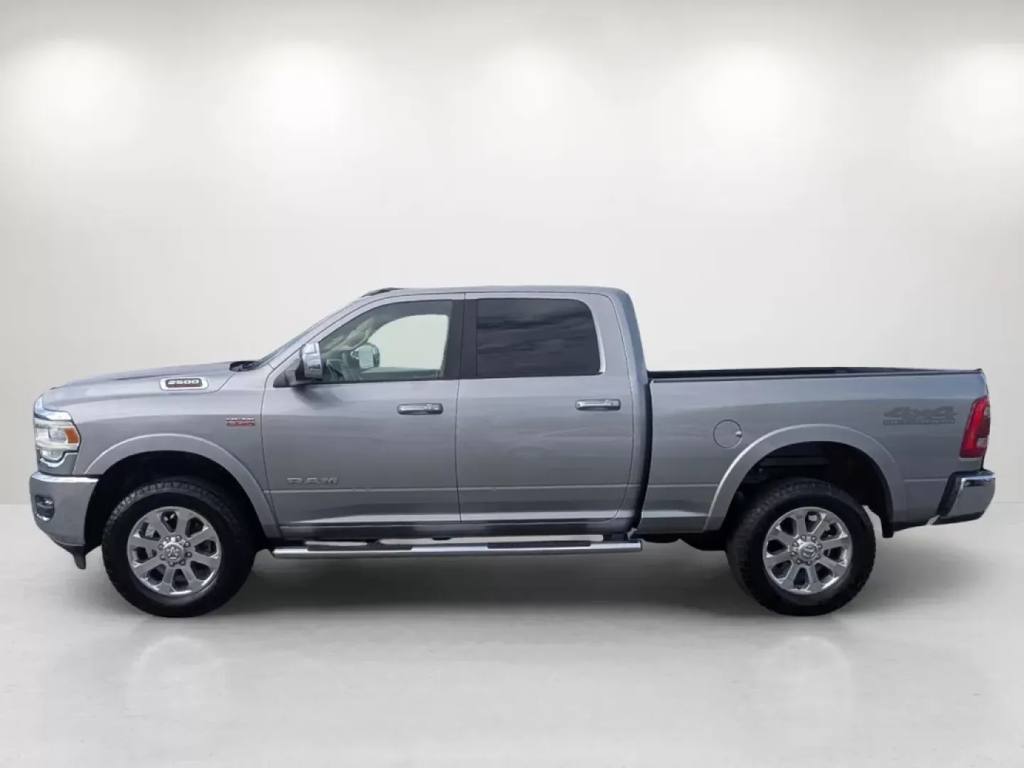 2019 /Black Ram 2500 Laramie (3C6UR5FJ2KG) with an Other engine, located at 1430 Gateway Drive, Opelika, AL, 36801, (334) 239-0944, 32.637871, -85.409790 - **Unleash Your Adventures with the 2019 Ram 2500 Laramie Crew Cab Pickup!**<br /> <br /> Are you ready to elevate your weekend adventures or tackle your daily commutes with confidence? The 2019 Ram 2500 Laramie Crew Cab Pickup is the perfect blend of power, comfort, and technology, making it an idea - Photo#7