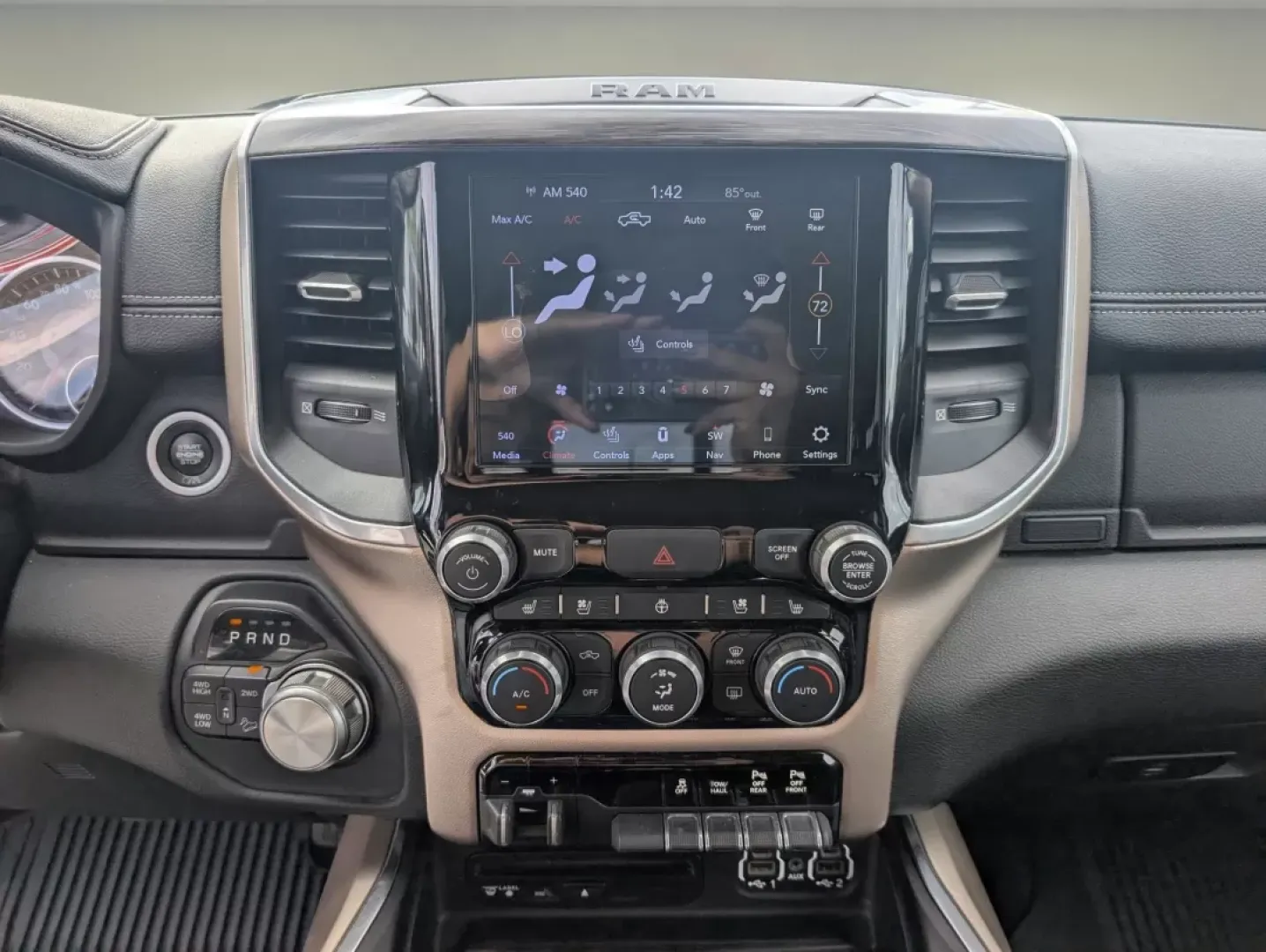 2019 /Black Ram 2500 Laramie (3C6UR5FJ2KG) with an Other engine, located at 1430 Gateway Drive, Opelika, AL, 36801, (334) 239-0944, 32.637871, -85.409790 - **Unleash Your Adventures with the 2019 Ram 2500 Laramie Crew Cab Pickup!**<br /> <br /> Are you ready to elevate your weekend adventures or tackle your daily commutes with confidence? The 2019 Ram 2500 Laramie Crew Cab Pickup is the perfect blend of power, comfort, and technology, making it an idea - Photo#12