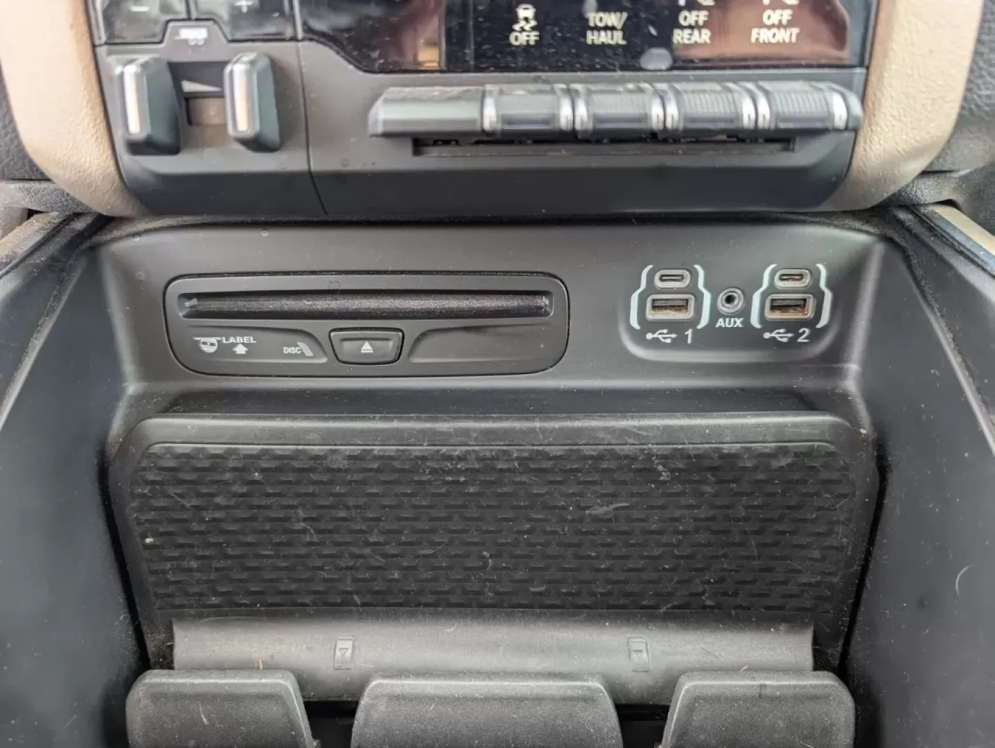 2019 /Black Ram 2500 Laramie (3C6UR5FJ2KG) with an Other engine, located at 1430 Gateway Drive, Opelika, AL, 36801, (334) 239-0944, 32.637871, -85.409790 - **Unleash Your Adventures with the 2019 Ram 2500 Laramie Crew Cab Pickup!**<br /> <br /> Are you ready to elevate your weekend adventures or tackle your daily commutes with confidence? The 2019 Ram 2500 Laramie Crew Cab Pickup is the perfect blend of power, comfort, and technology, making it an idea - Photo#15